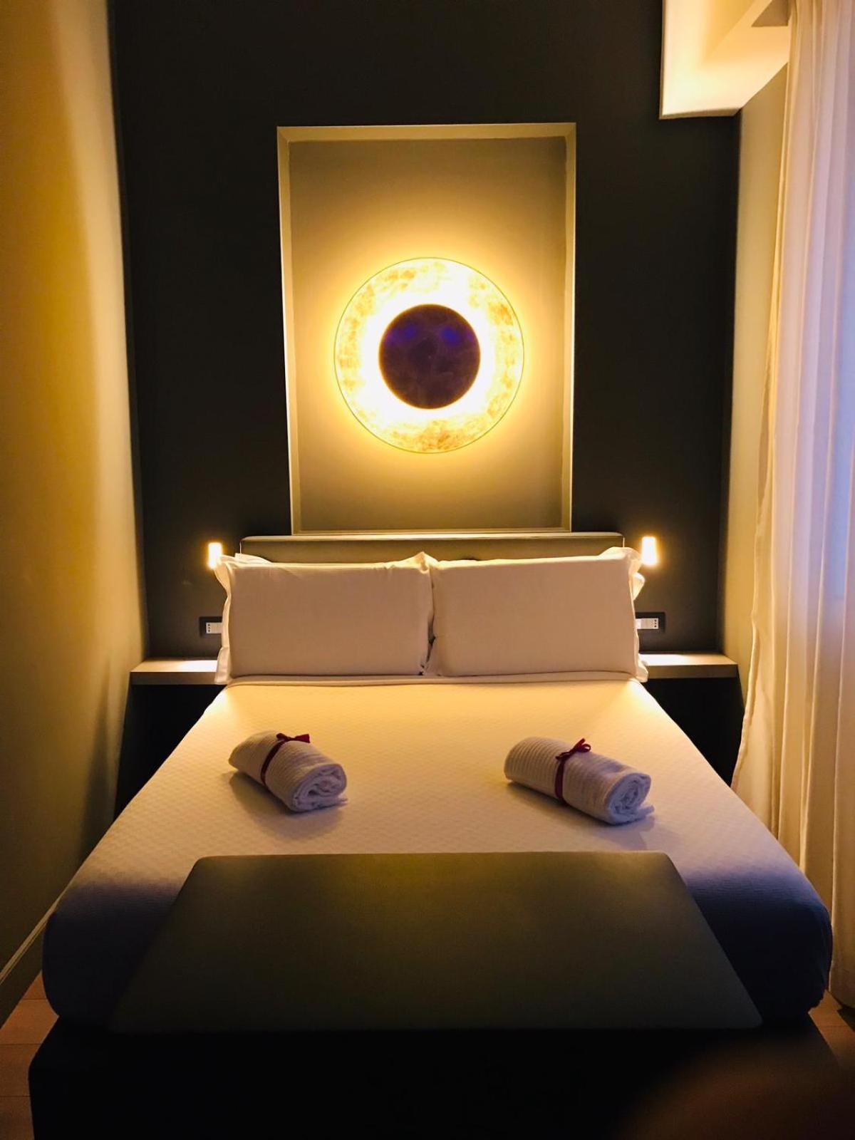 Deluxe Double Room with Bath - Photo 1