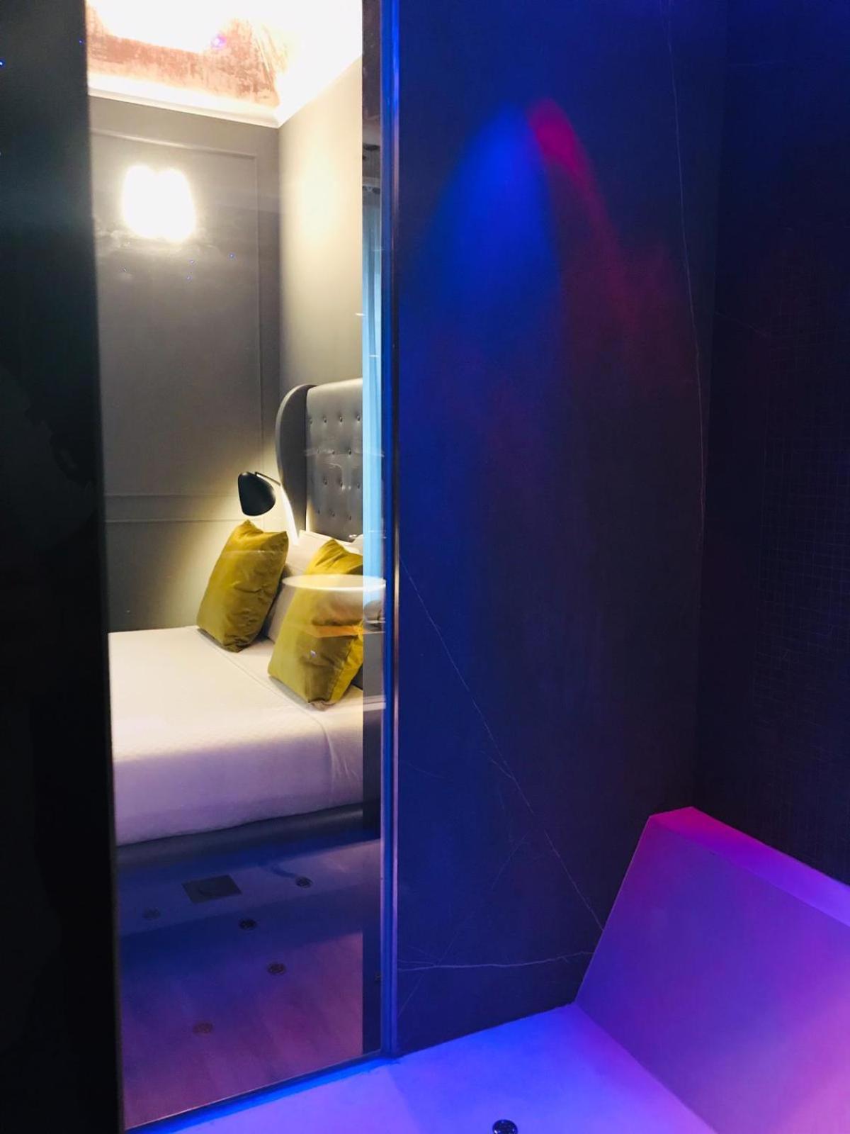 Deluxe Junior Suite - Photo 8
