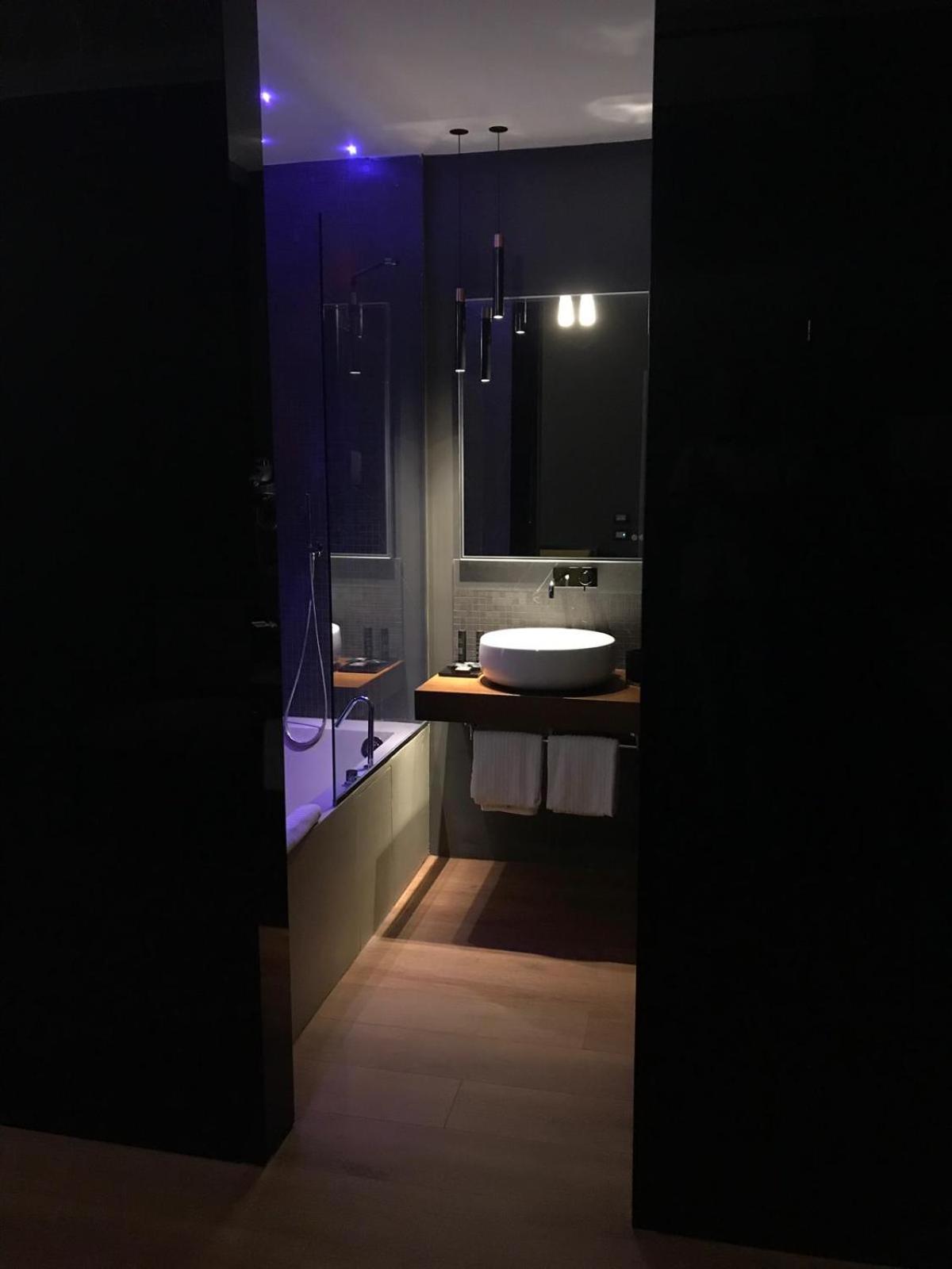 Deluxe Junior Suite - Photo 2