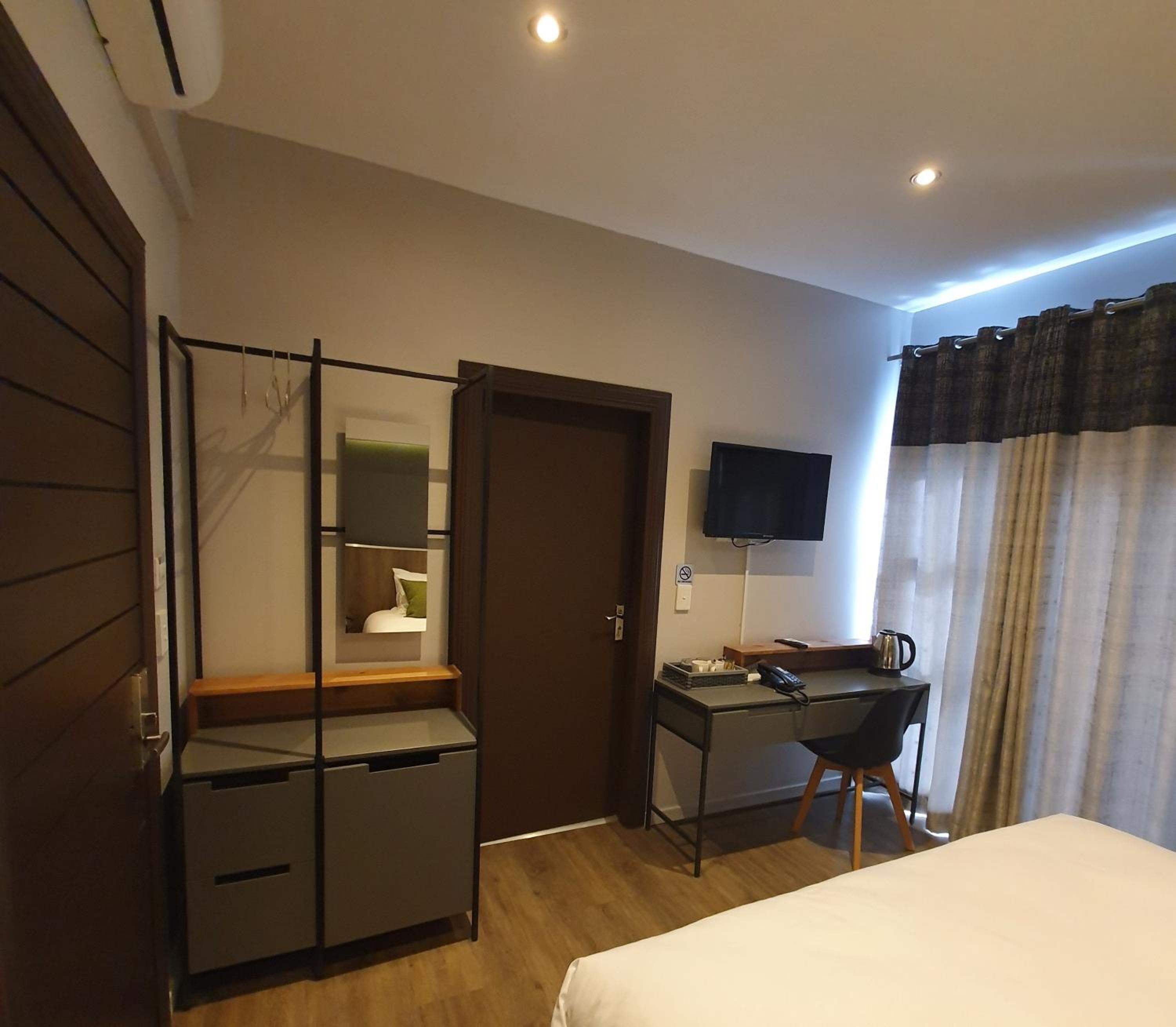 Standard King Room