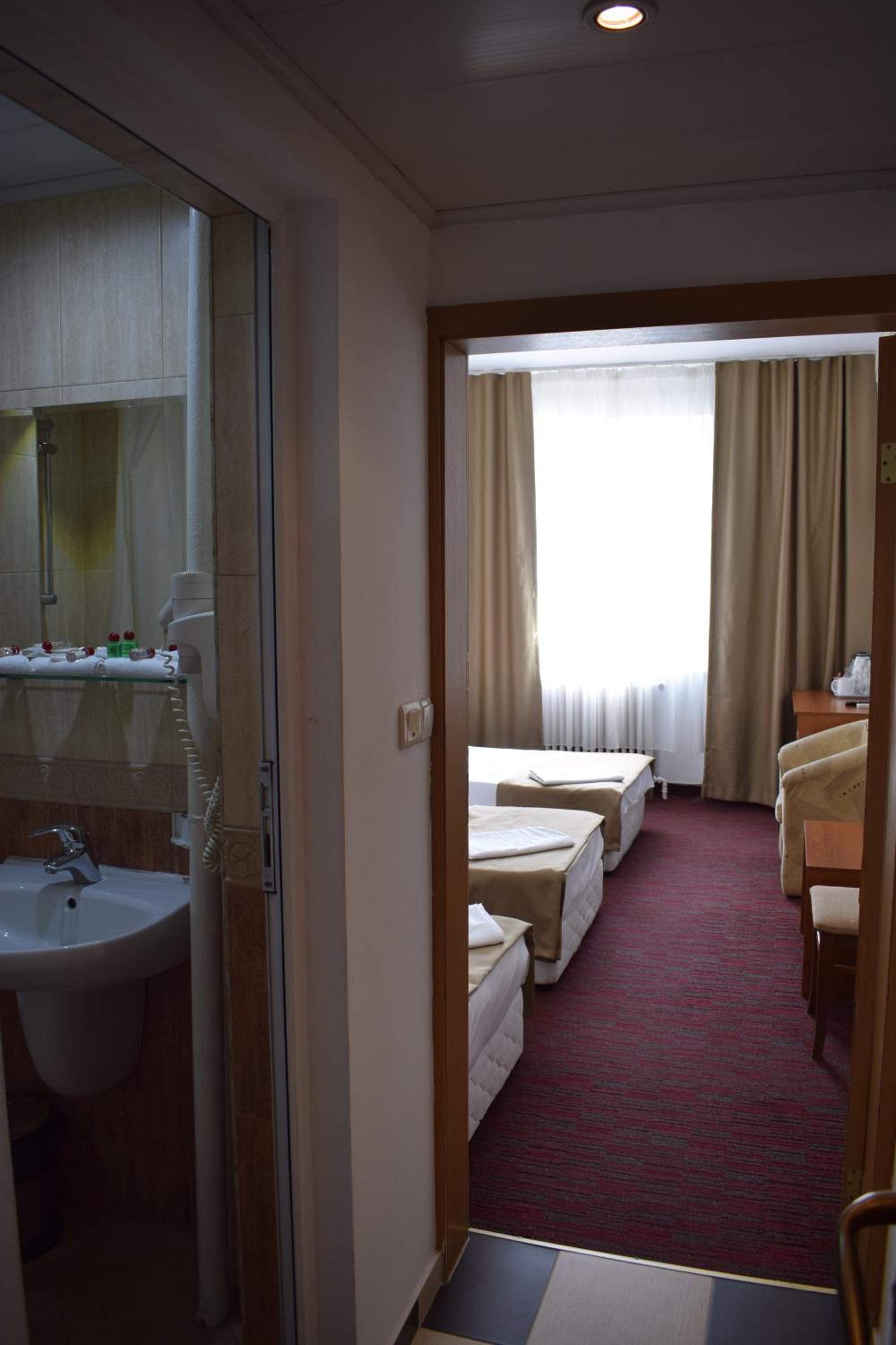 Triple Room - Photo 4