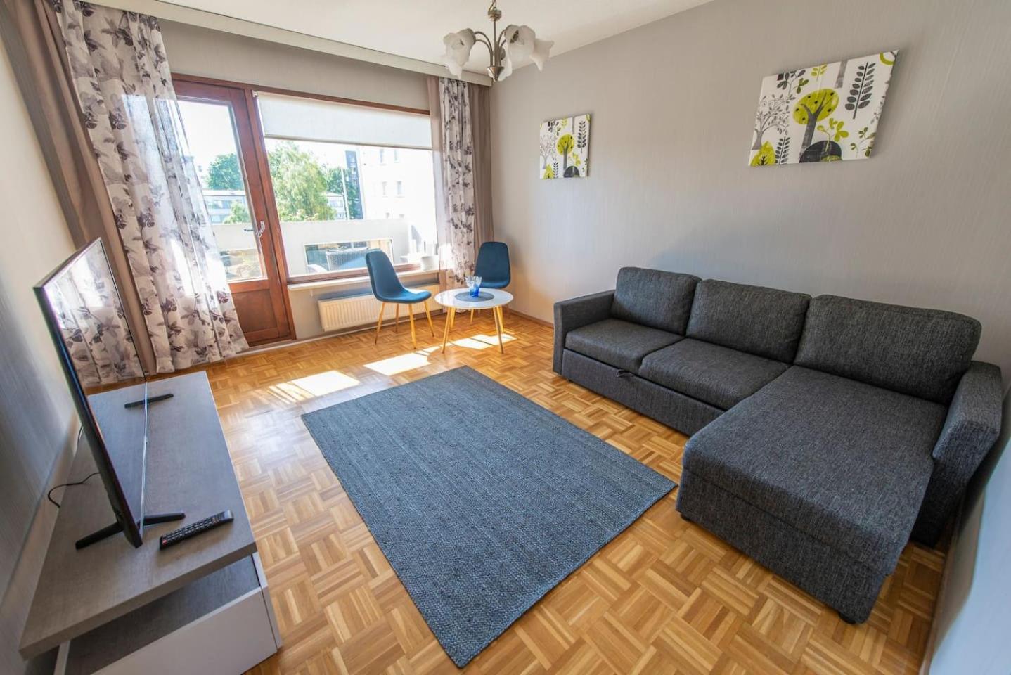 One-Bedroom Apartment photo 1
