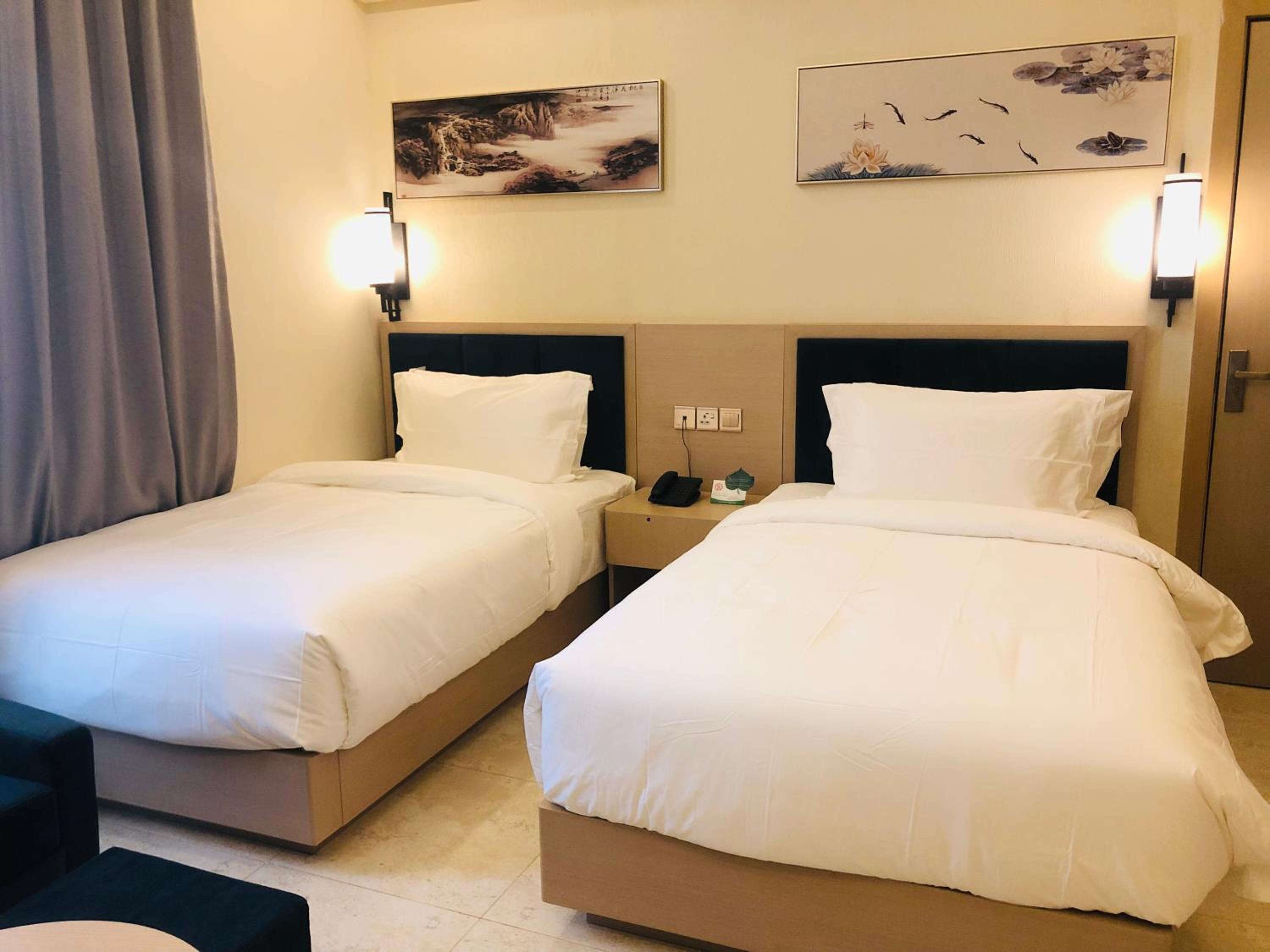 Standard Twin Room - Photo 5