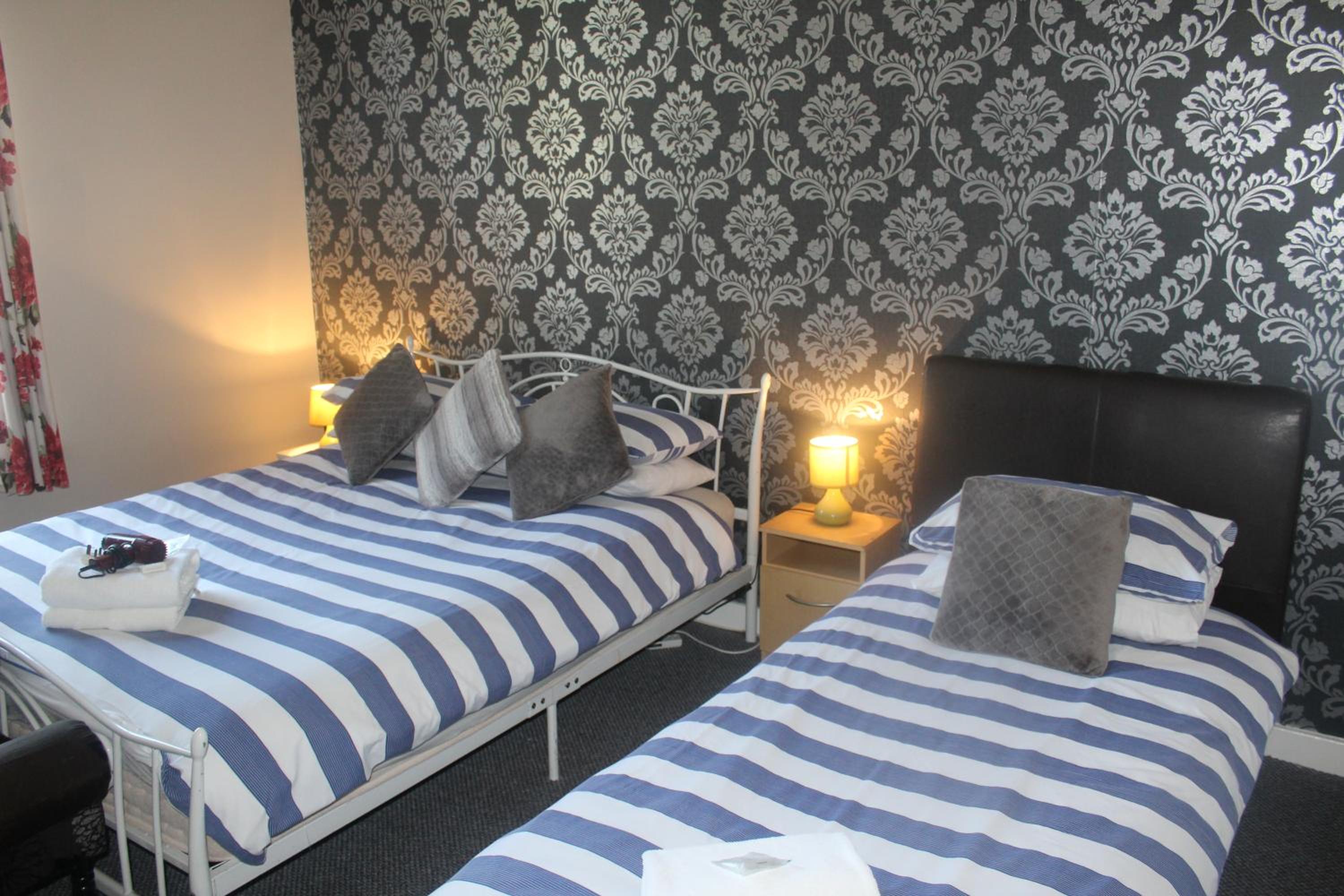 Triple Room - En Suite - Photo 18