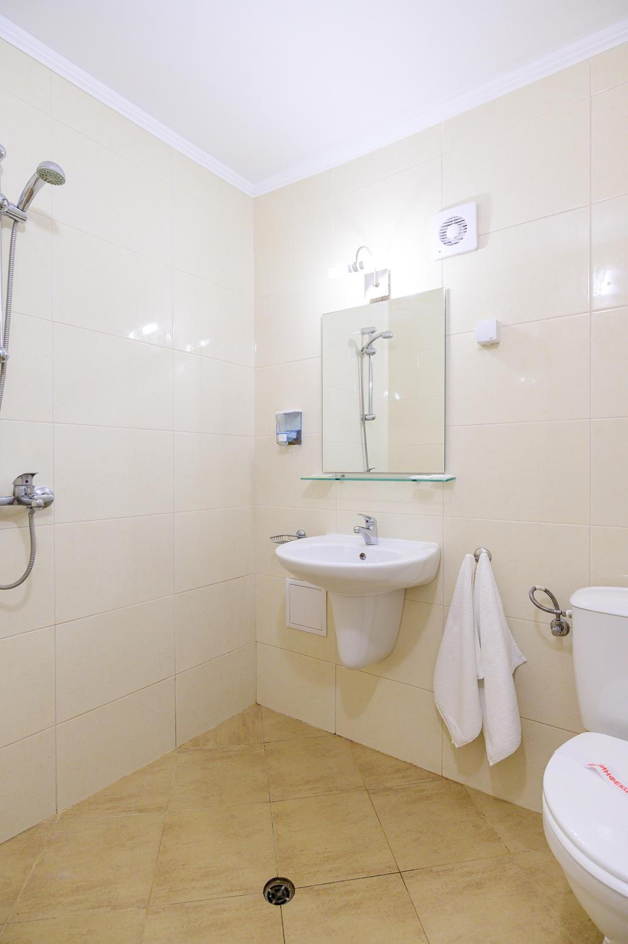 Standard Double or Twin Room with Balcony, Sea view and Free parking - Photo 2