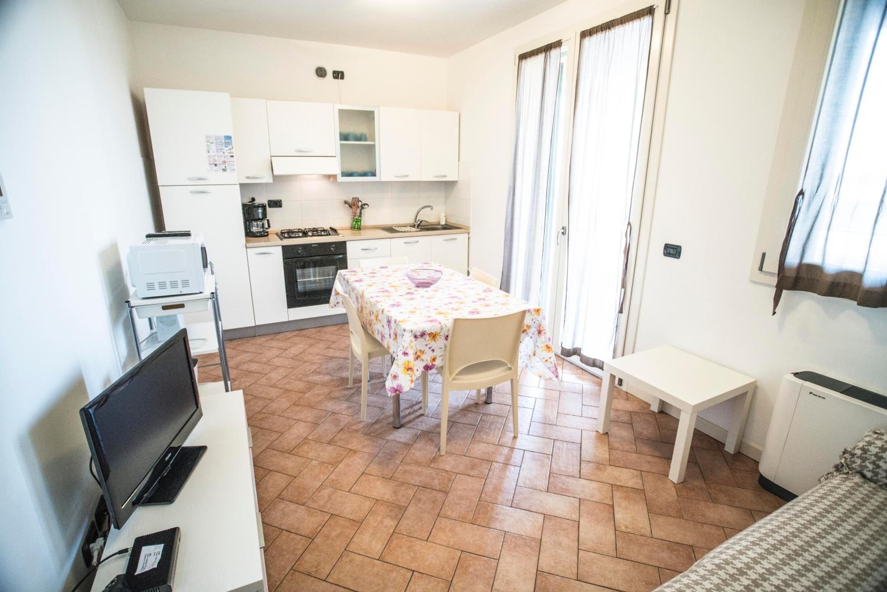 Two-Bedroom Apartment with Balcony photo 2