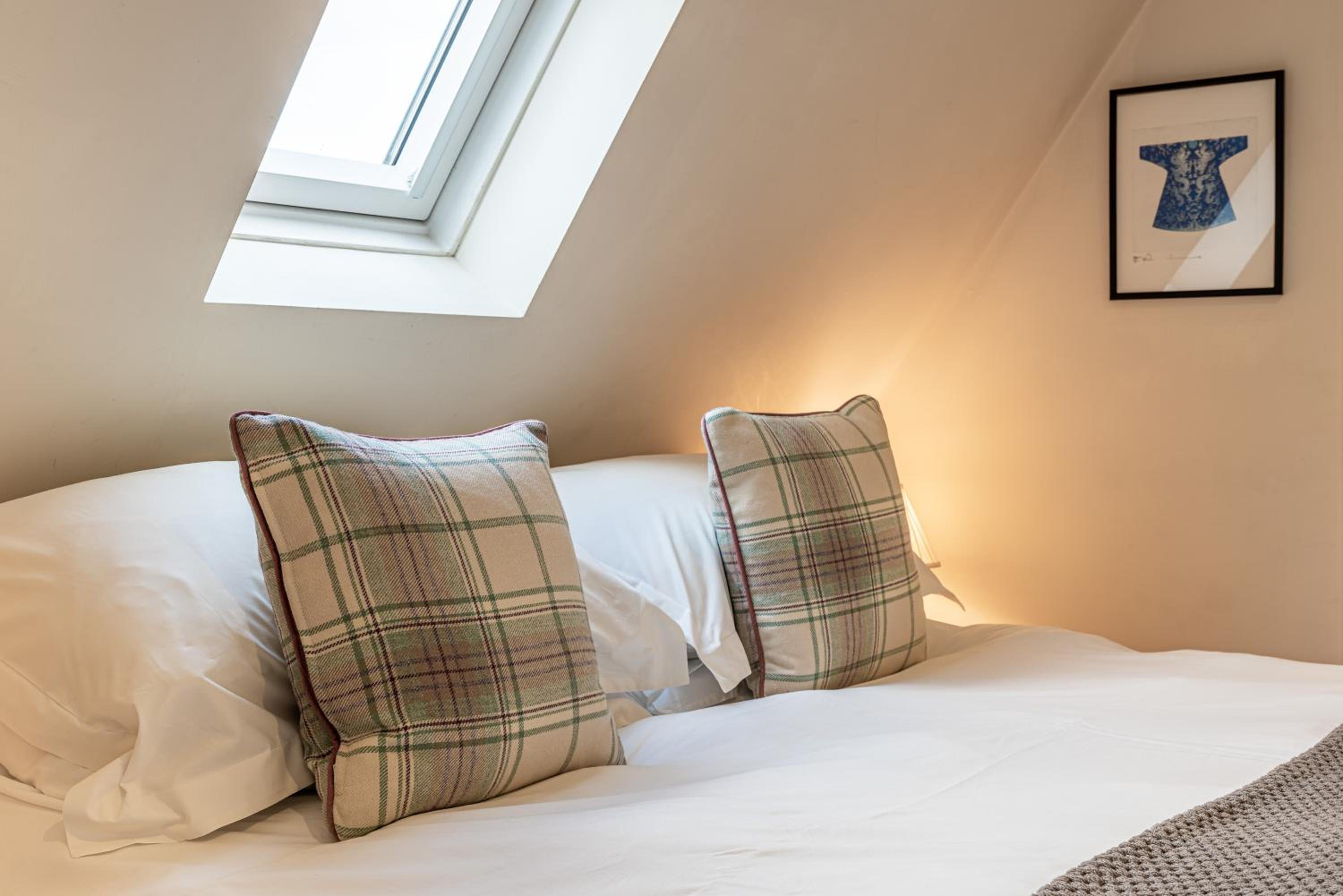 Standard Double Room One - Photo 2