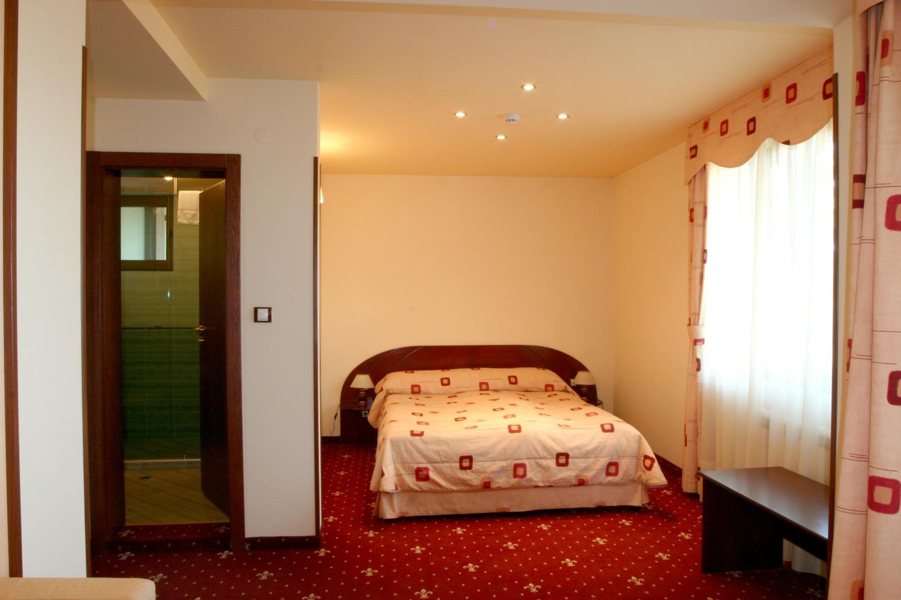 Double Room - Photo 4