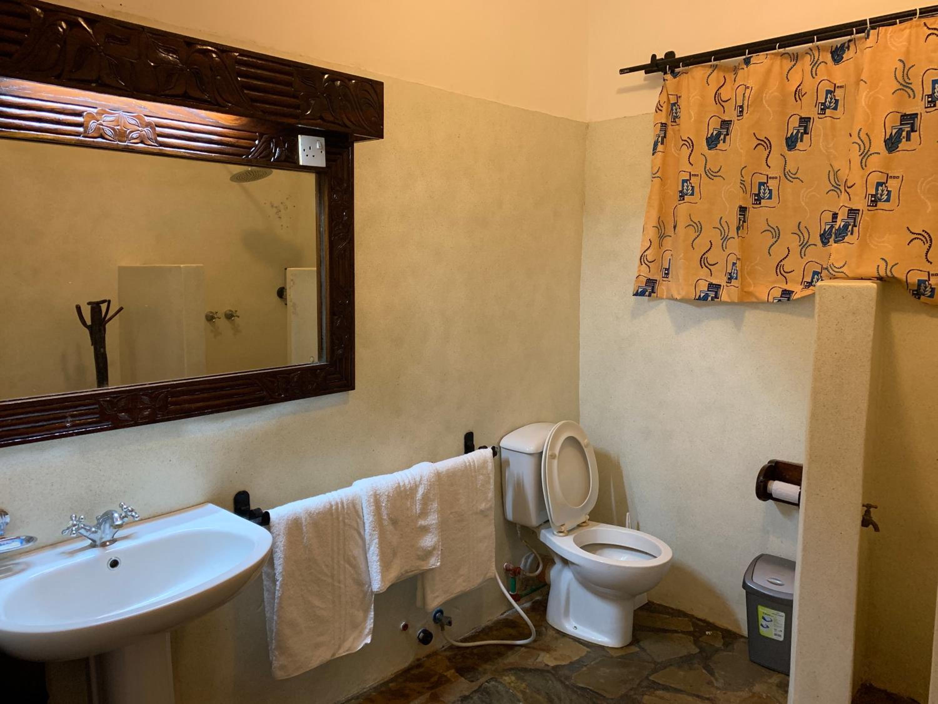 Deluxe Double Room - Photo 14
