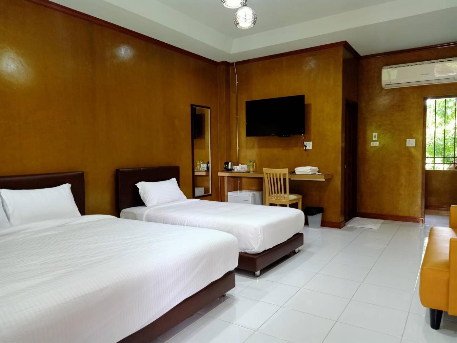Standard Twin Room