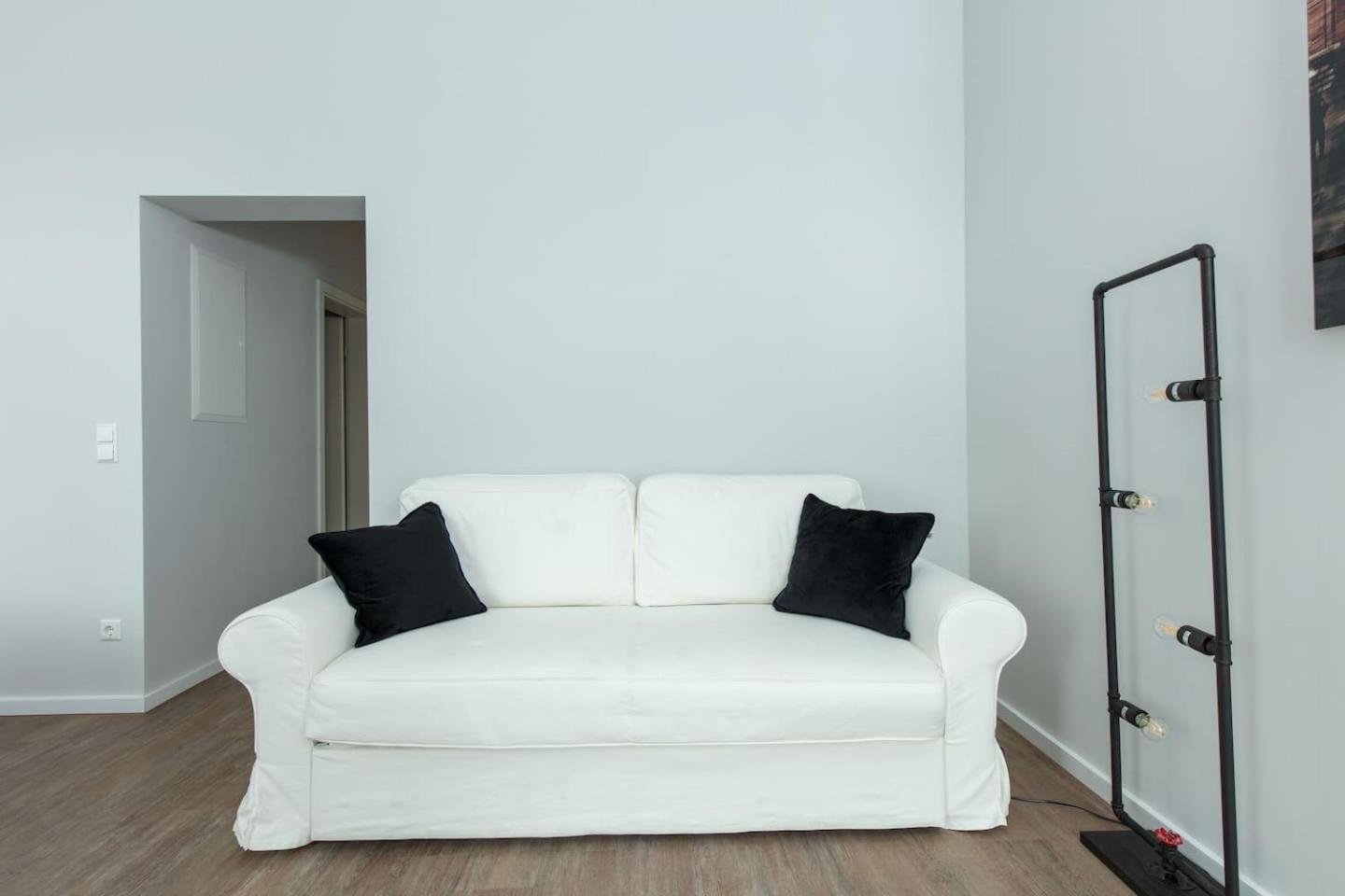 One-Bedroom Apartment photo 2