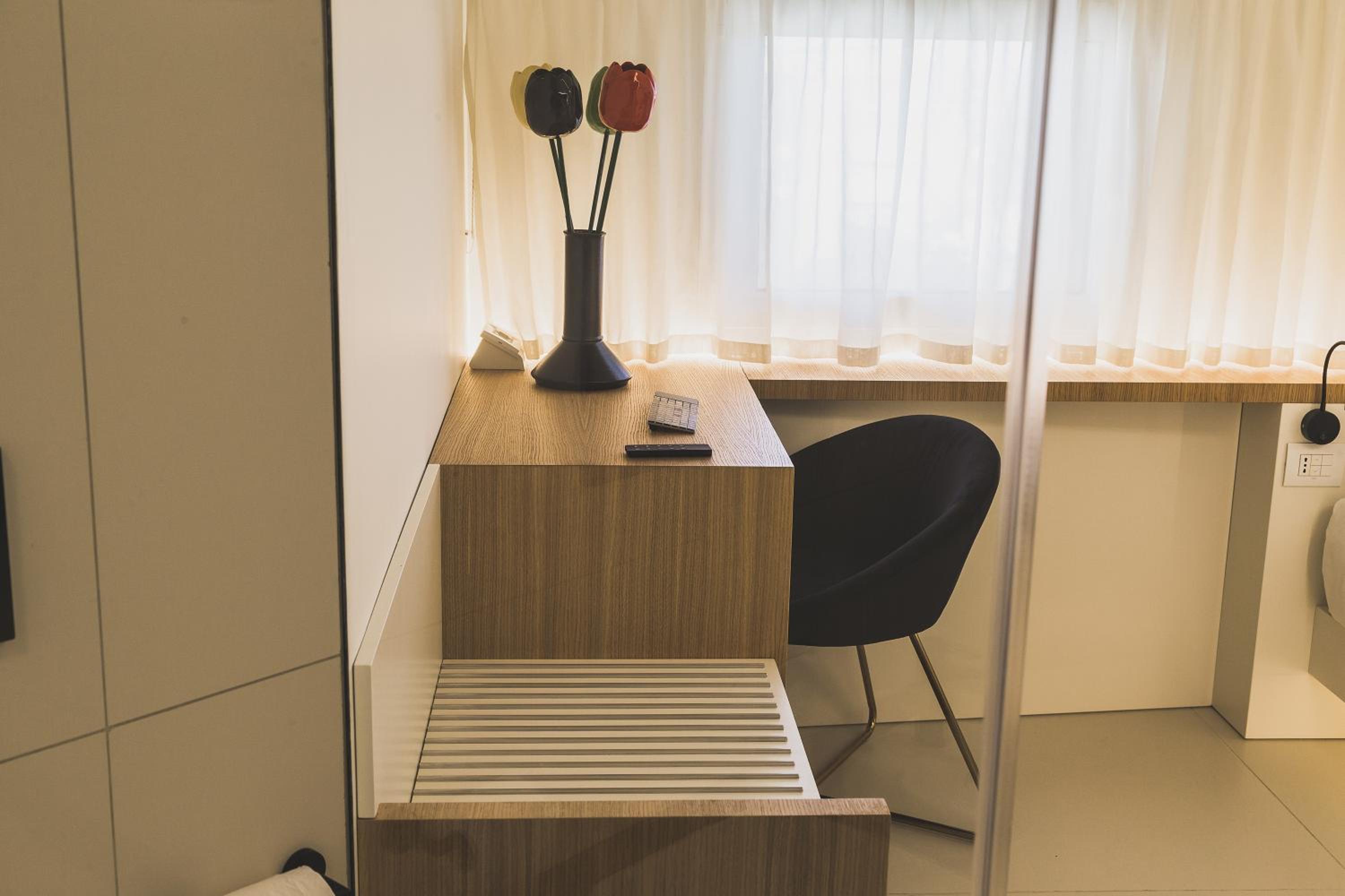 Deluxe Double Room with Extra Bed photo 2