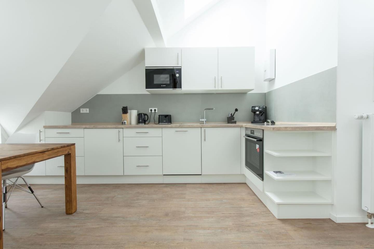 One-Bedroom Apartment - Photo 3