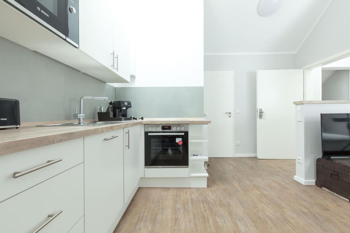 One-Bedroom Apartment - Photo 6