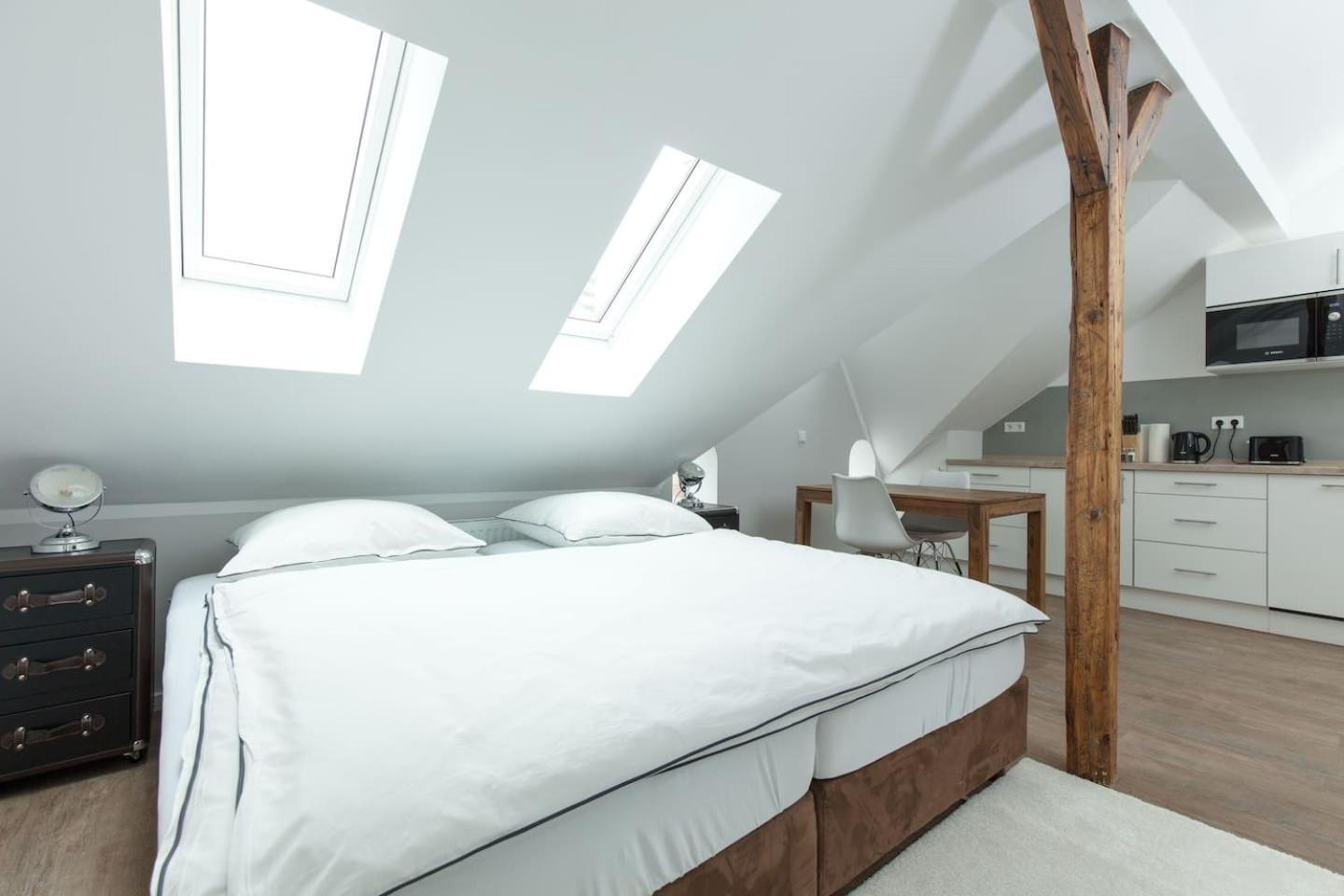 One-Bedroom Apartment - Photo 1