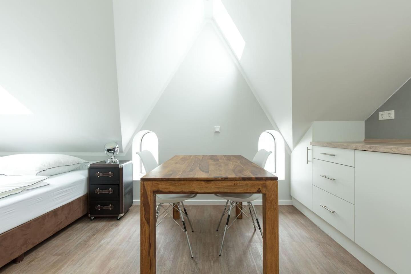 One-Bedroom Apartment - Photo 21