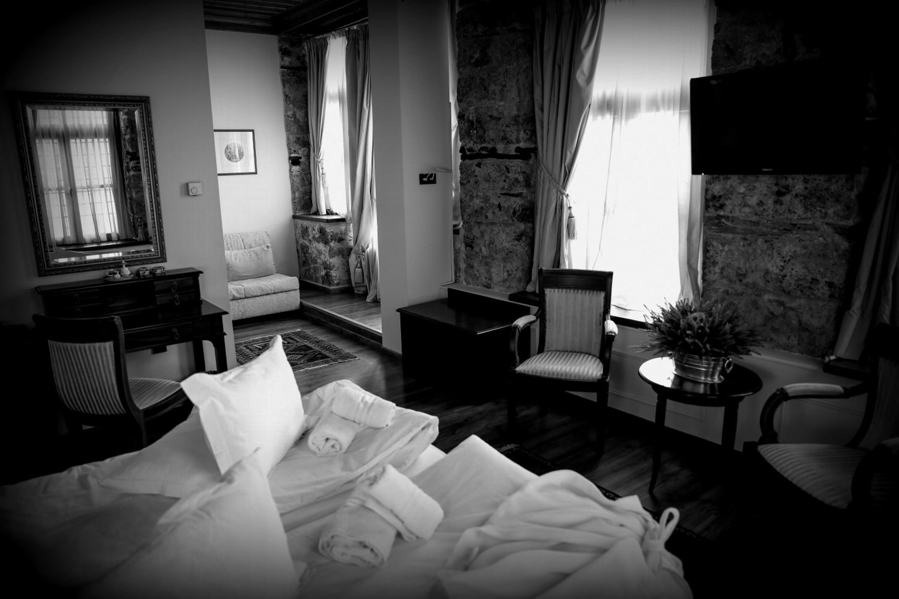 Suite - Photo 2