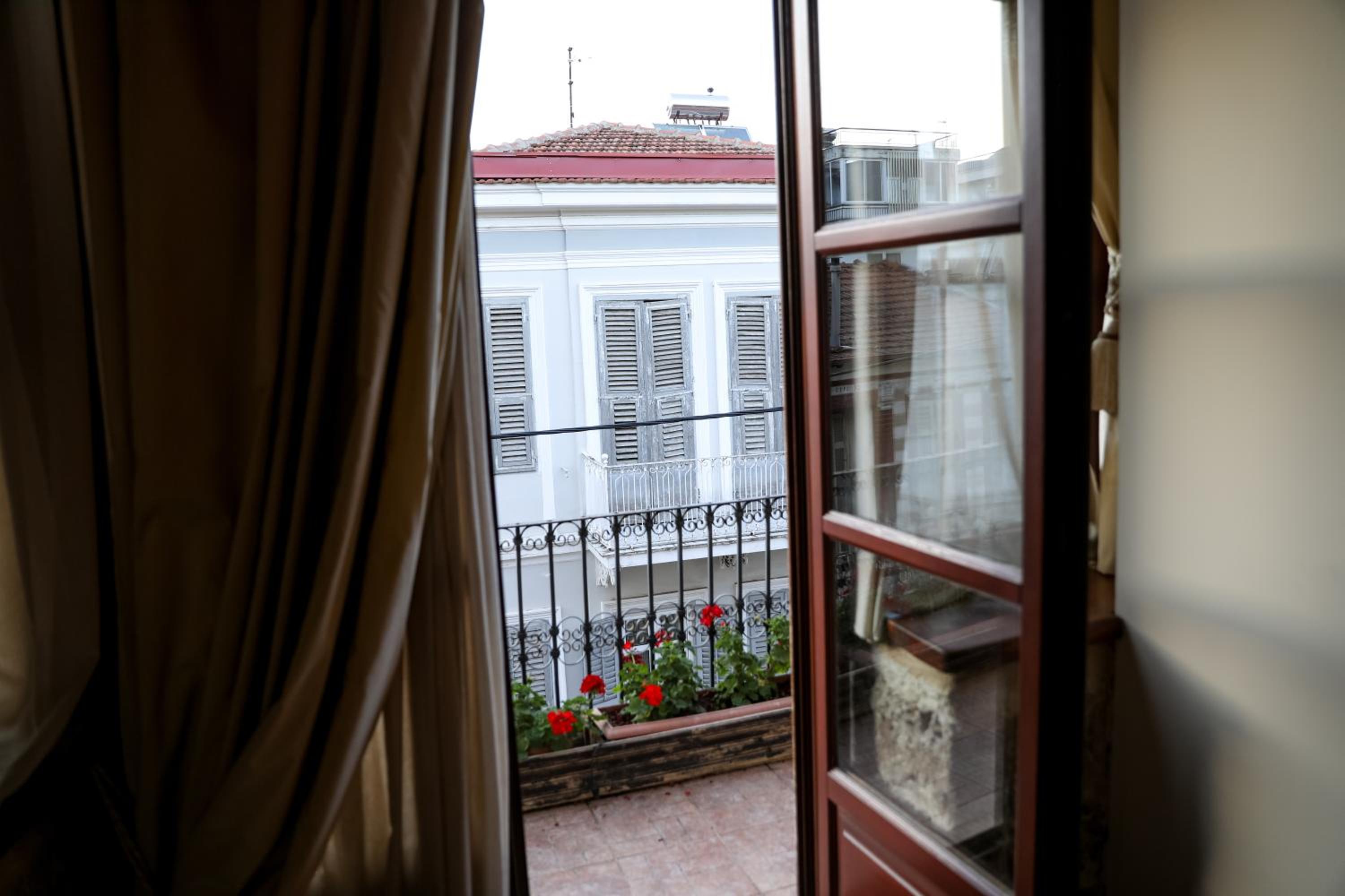 Suite - Photo 5