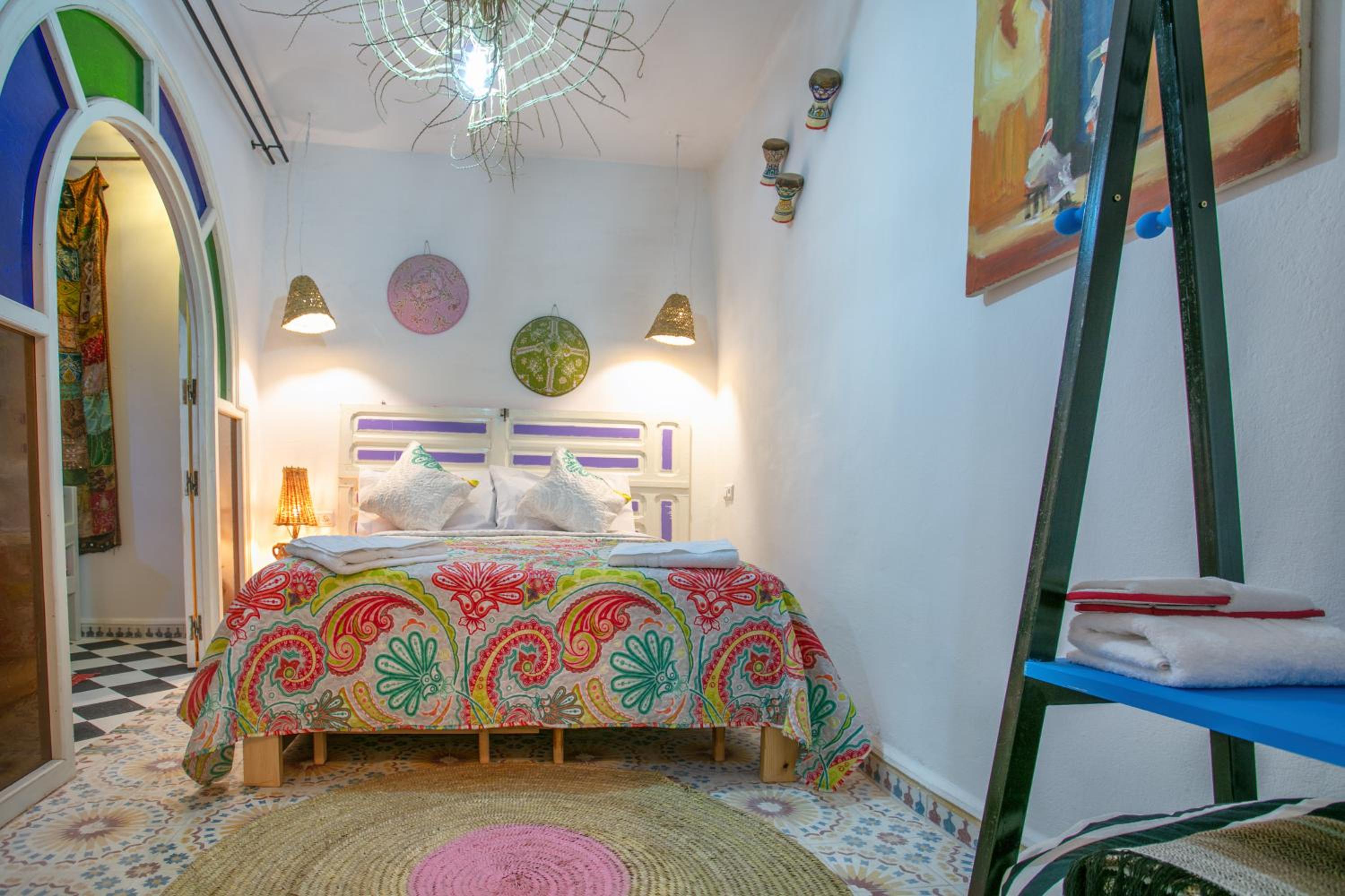 Double Room with Private Bathroom - Photo 21