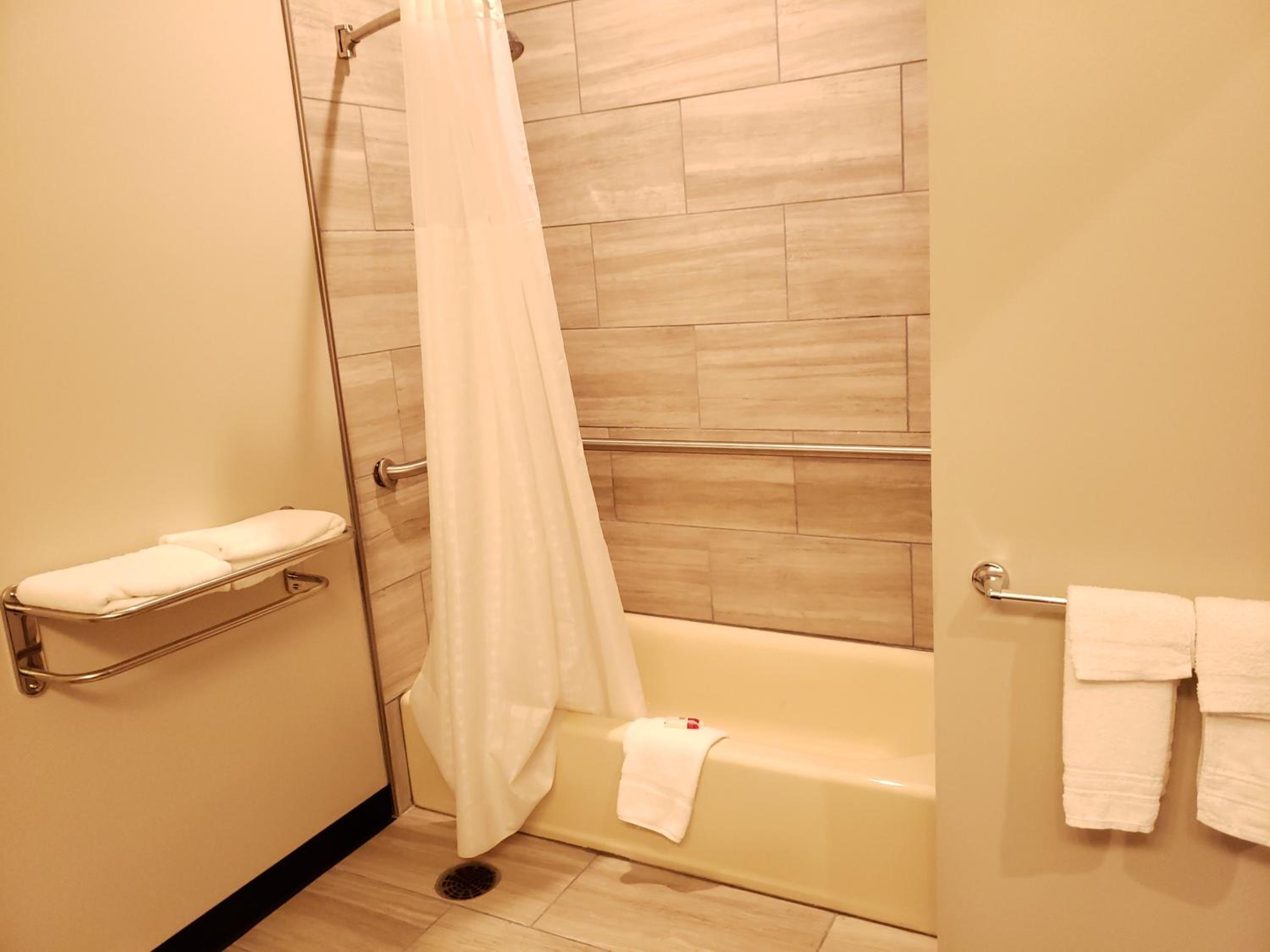 King Room - Mobility Access/Non-Smoking - Photo 3