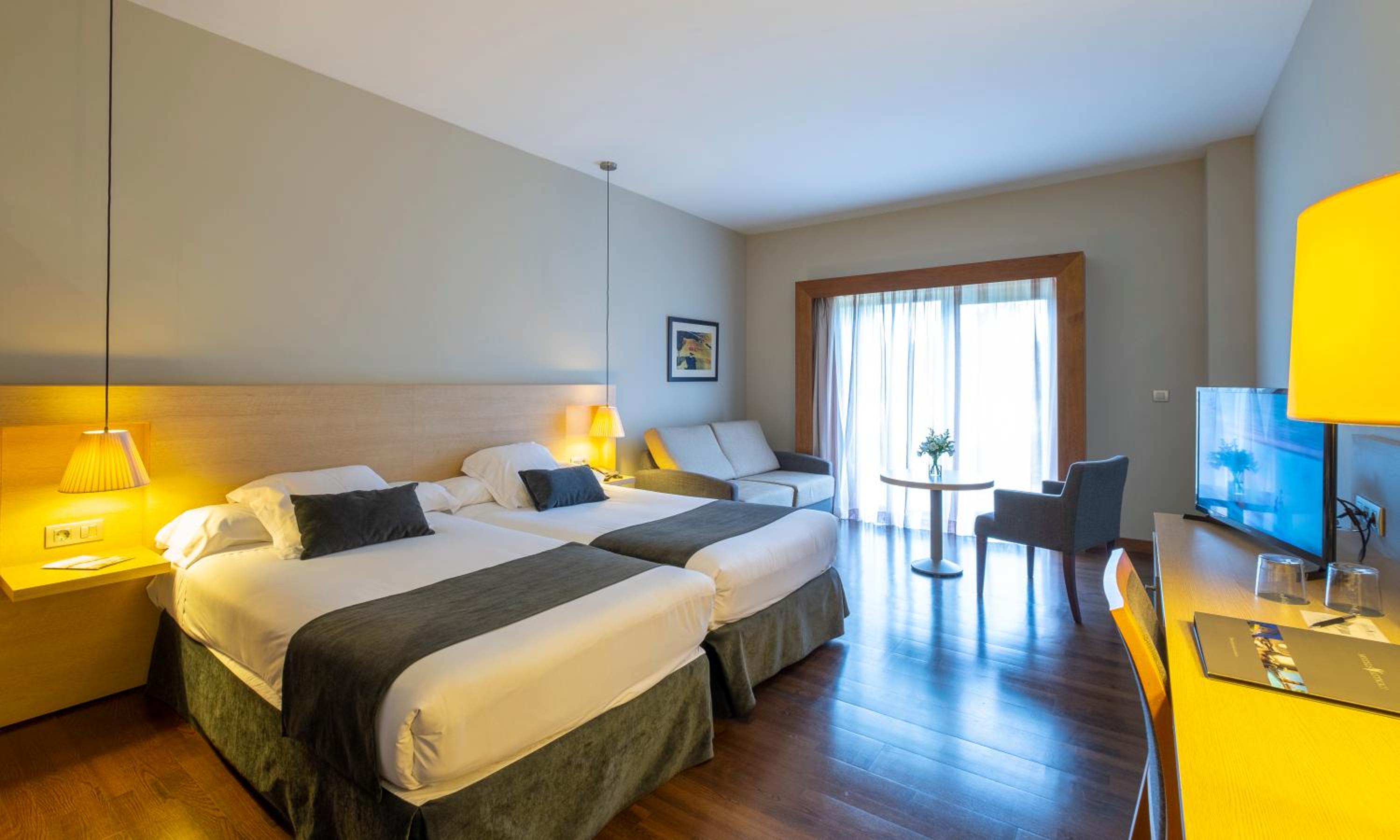 Standard Twin Room - Photo 5