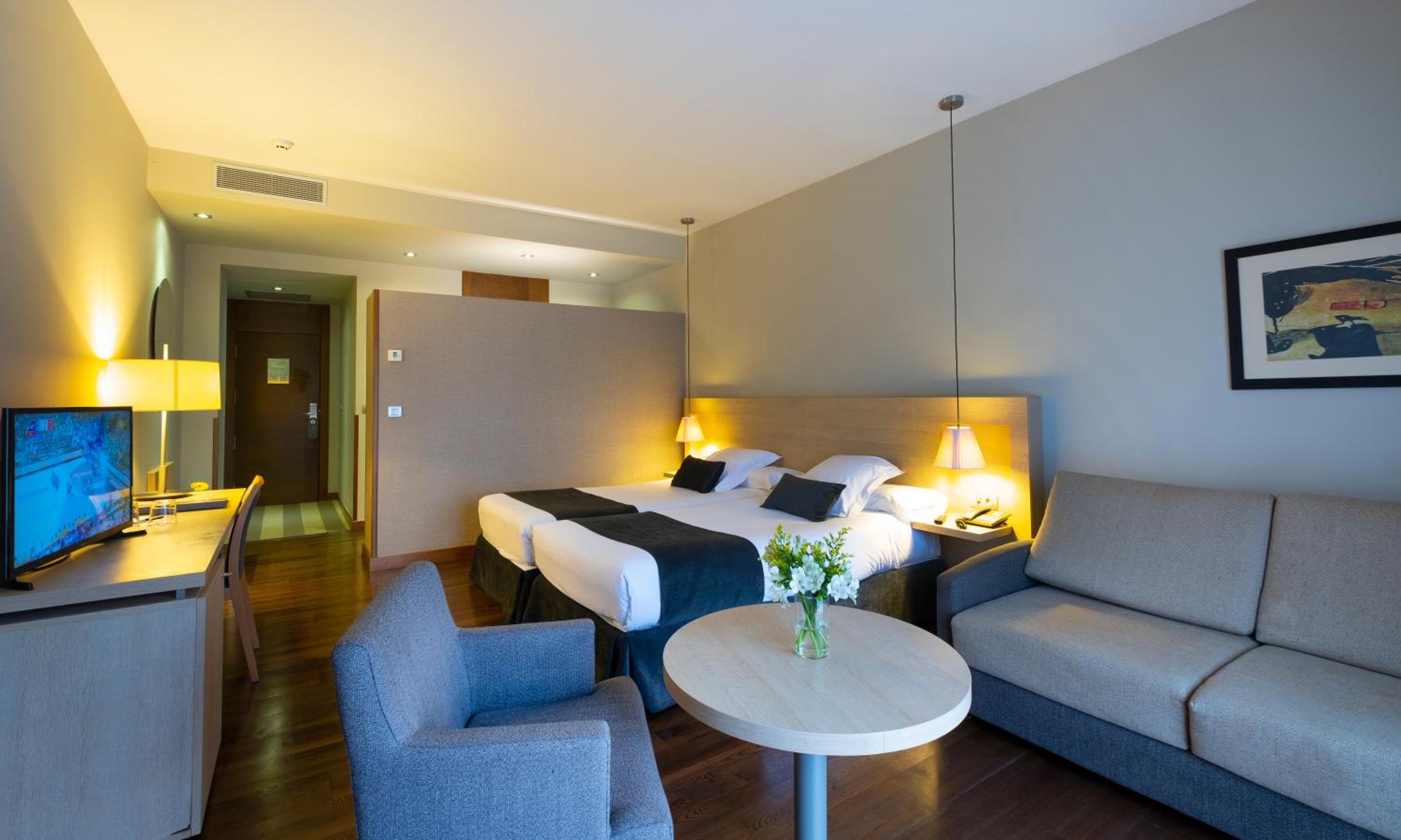 Standard Twin Room - Photo 1