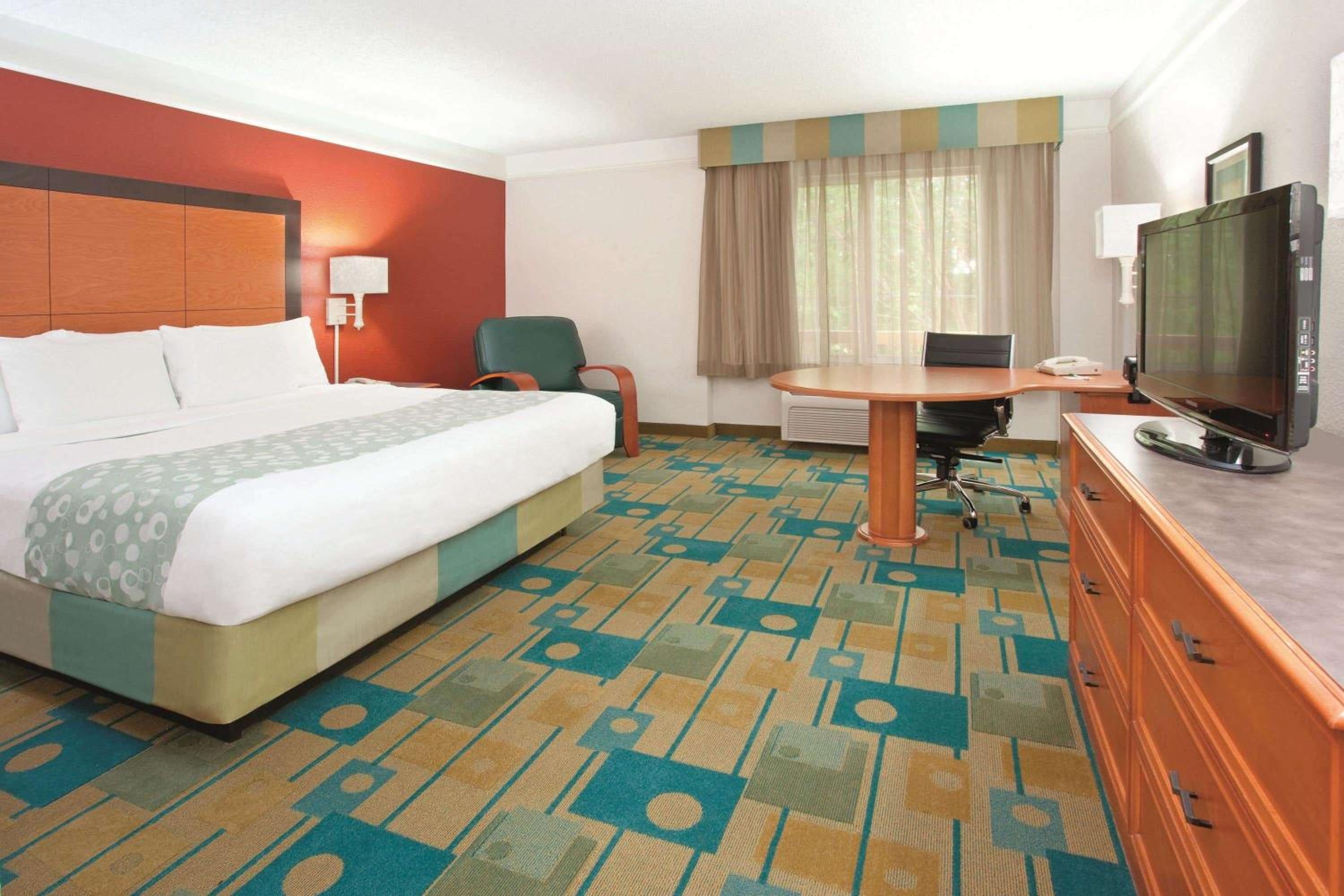 Deluxe King Room - Photo 1