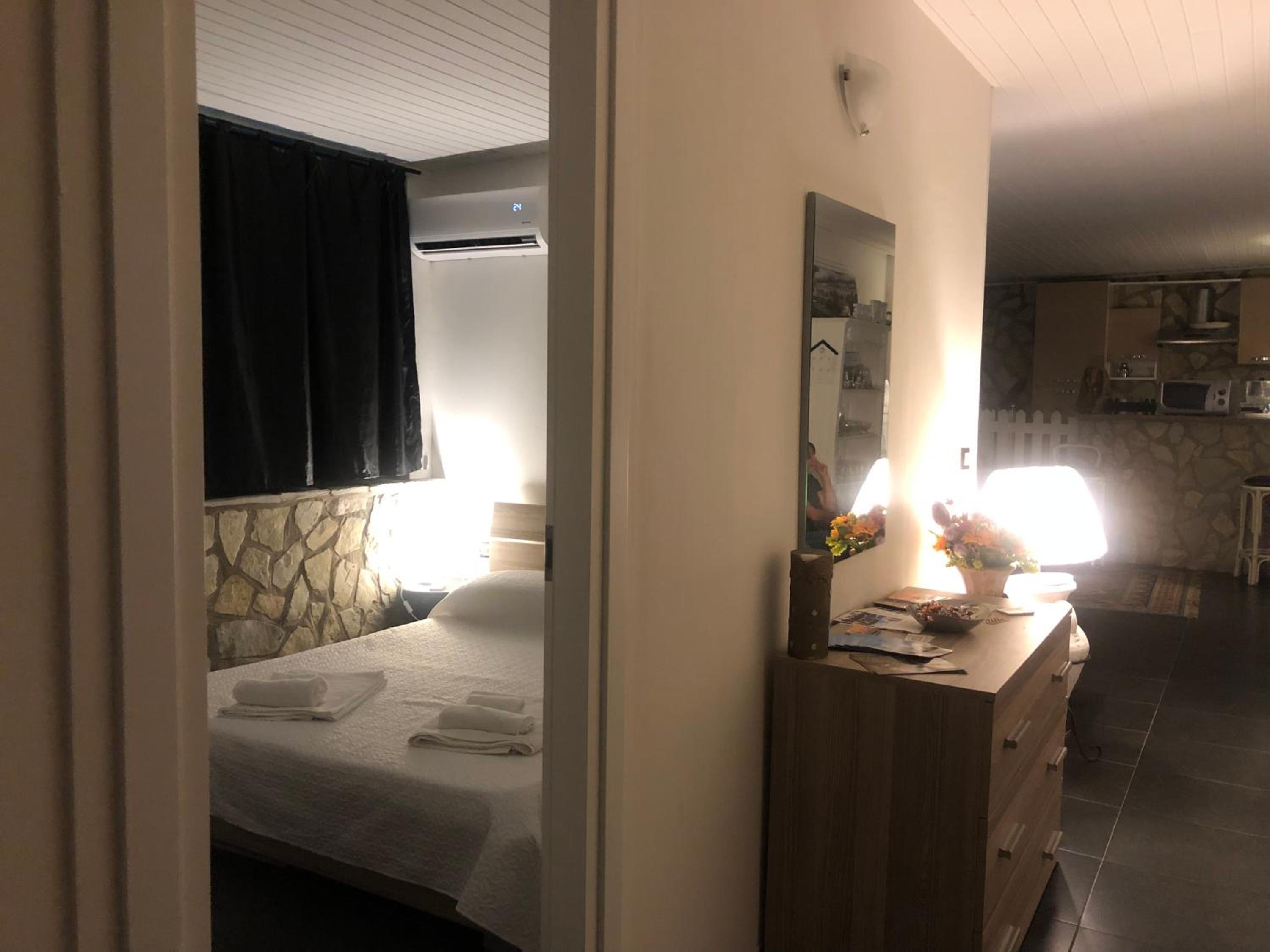 Double Room - Photo 13