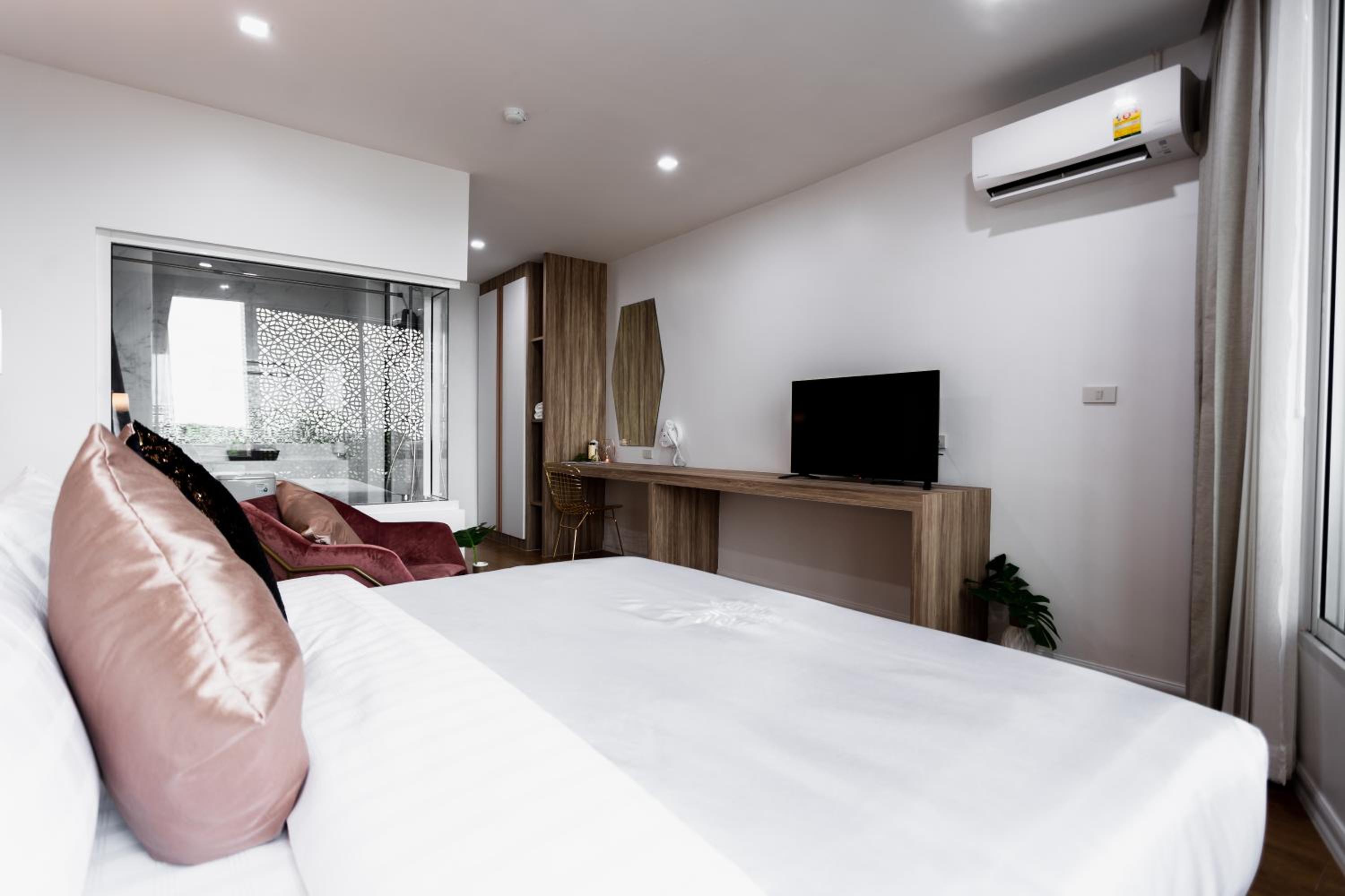 Suite with City View