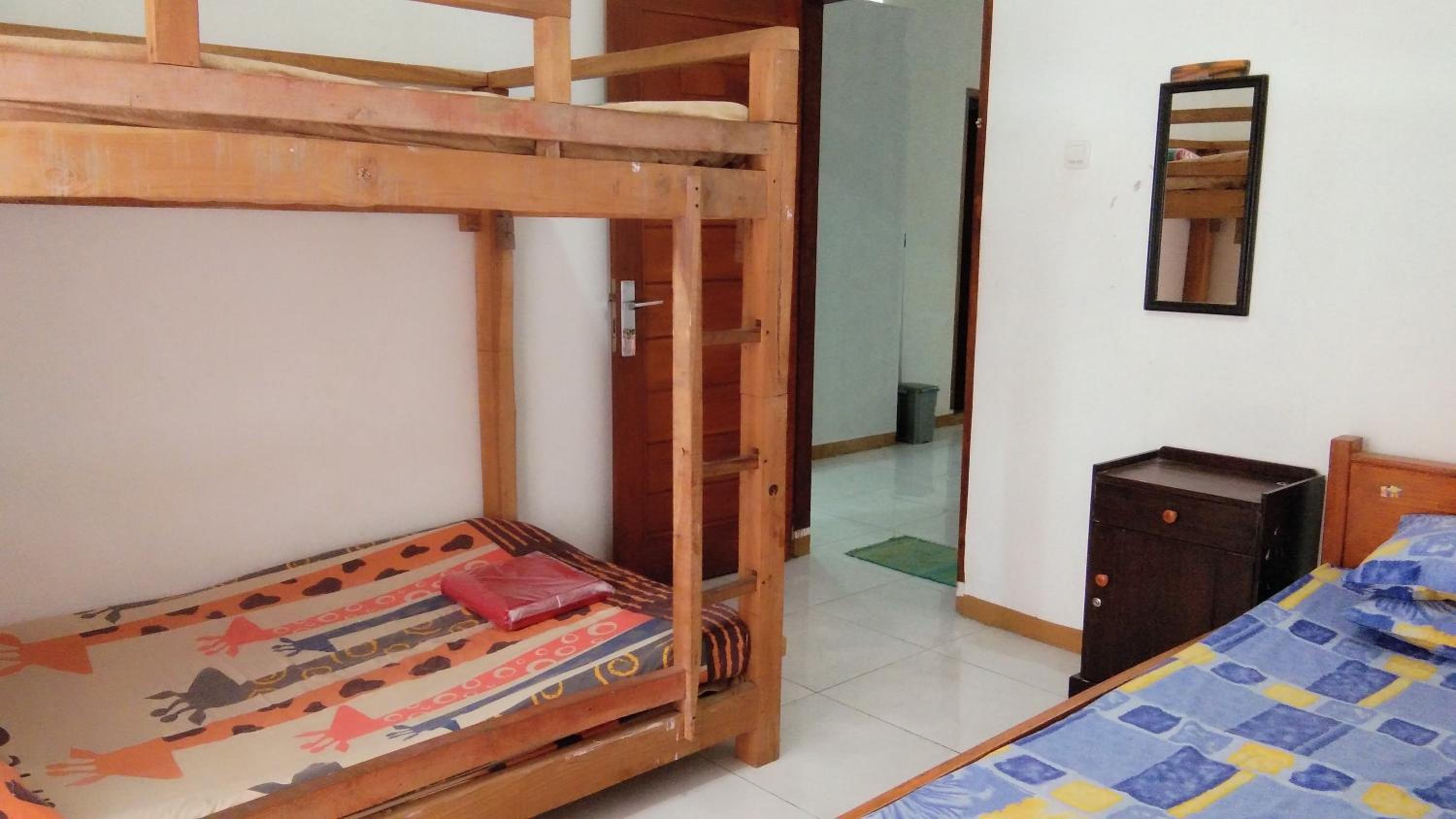 Family Room - Photo 4