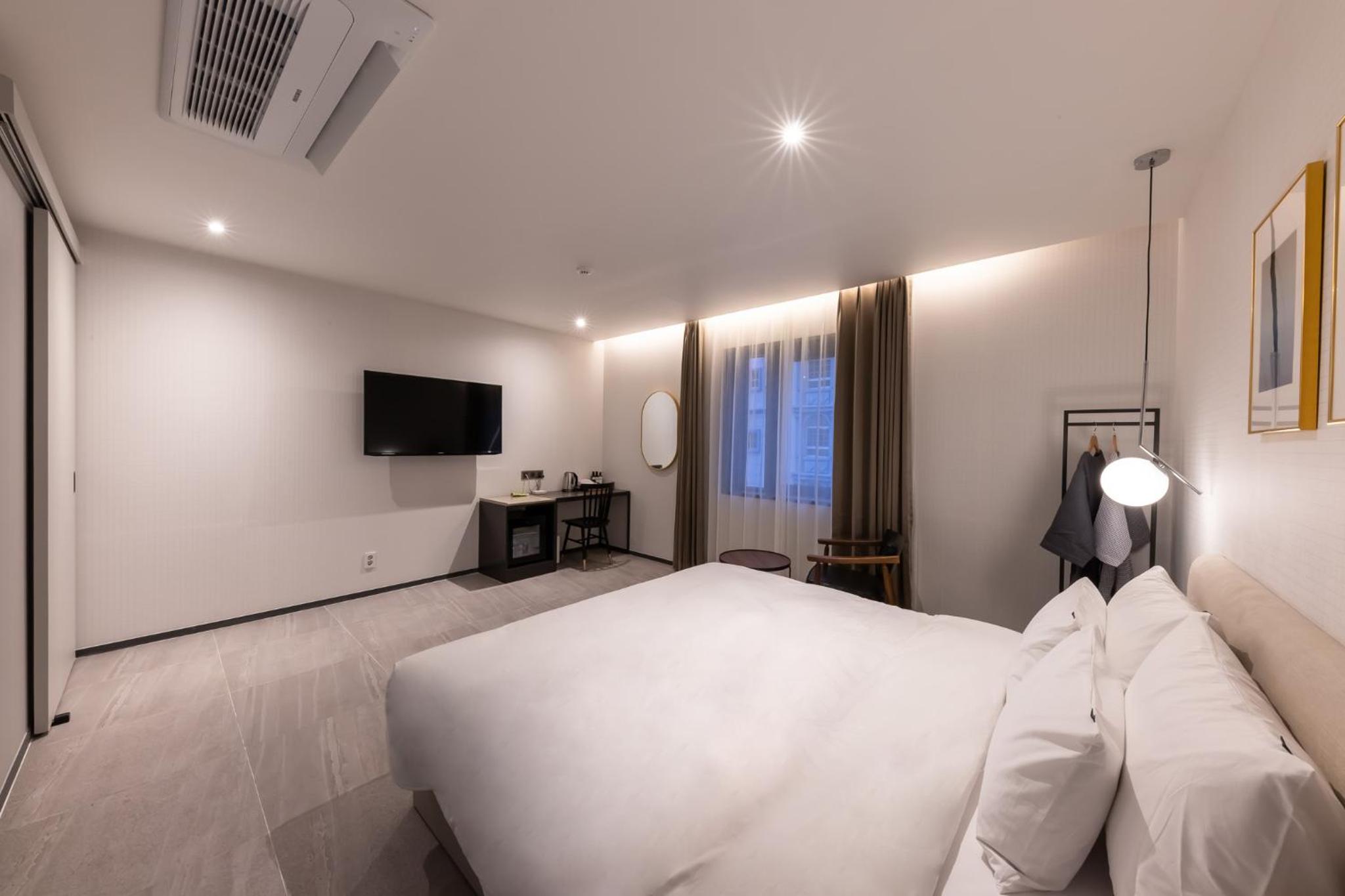 Standard Double Room - Photo 6