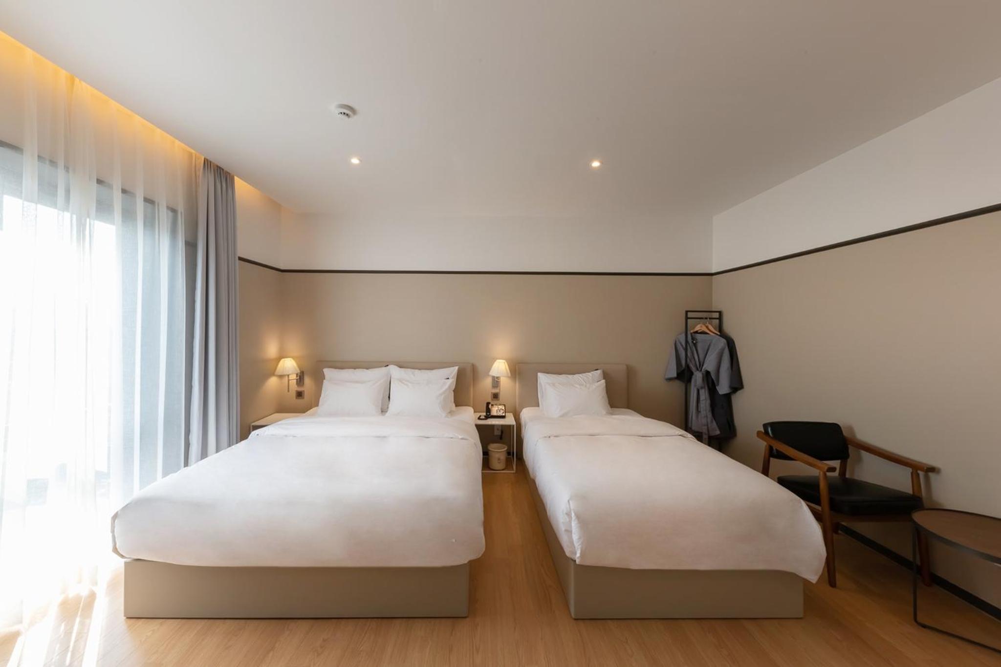 Deluxe Twin Room - Photo 1