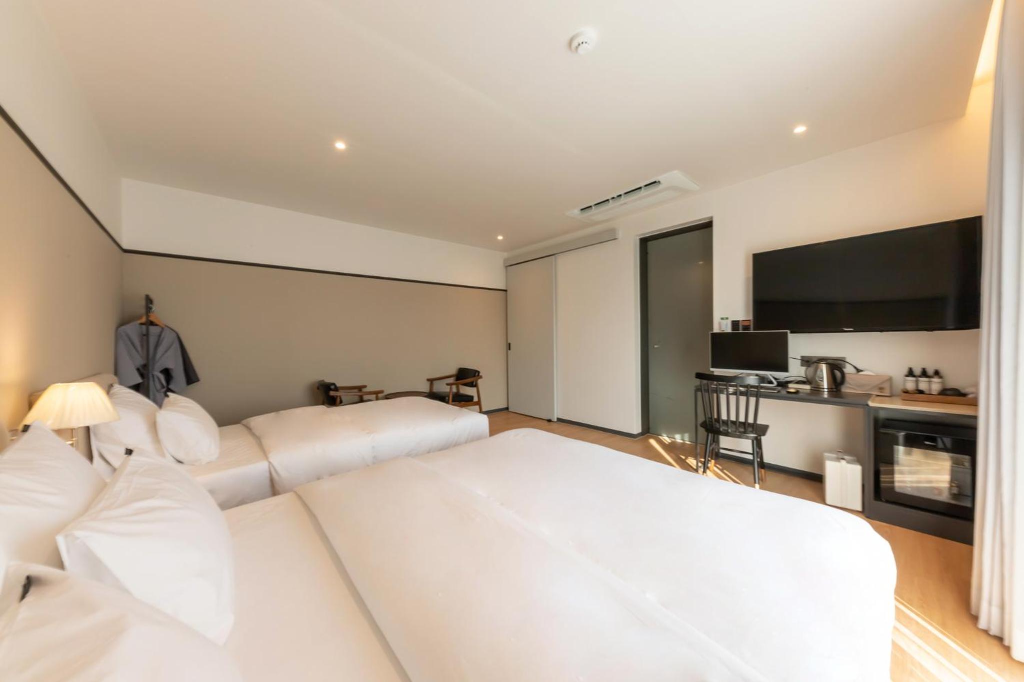 Deluxe Twin Room - Photo 5