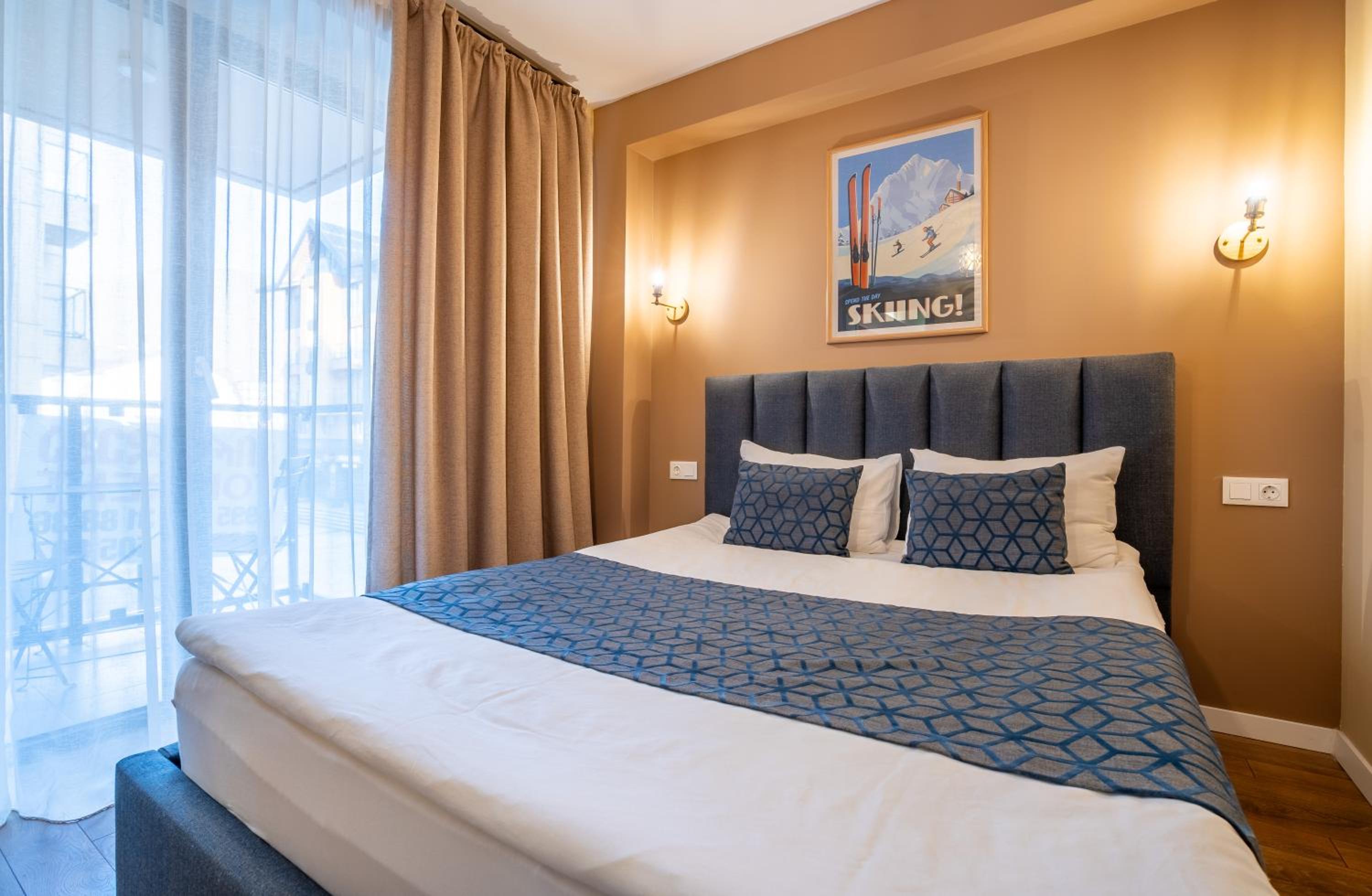 One-Bedroom Apartment with Balcony
