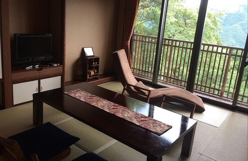 Twin Room with Tatami Area with Mountain View - Photo 4
