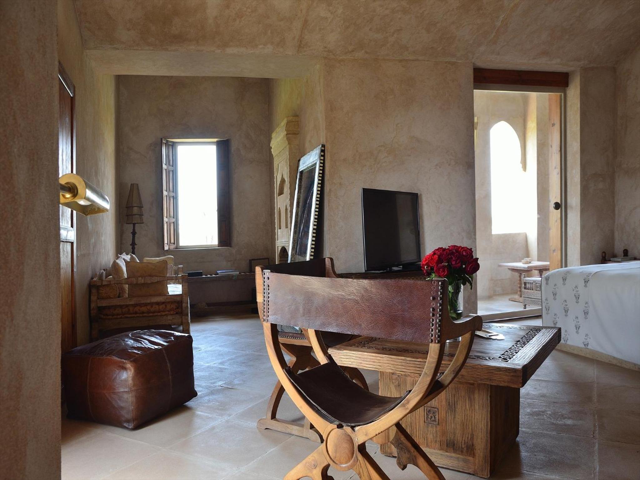 La Tour - Two-Bedroom Apartment with Pool - Photo 3