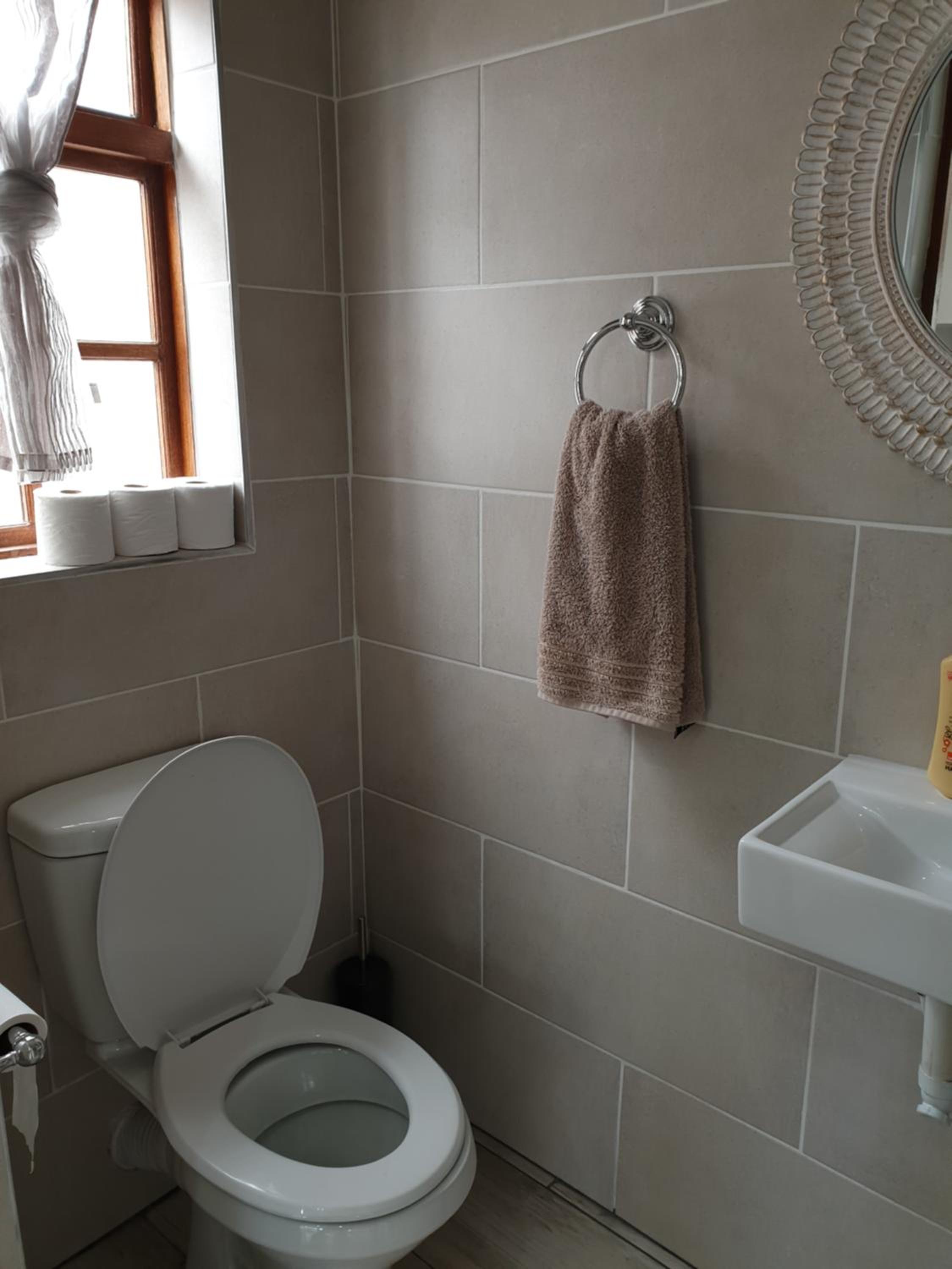 Studio Apartment - Photo 8