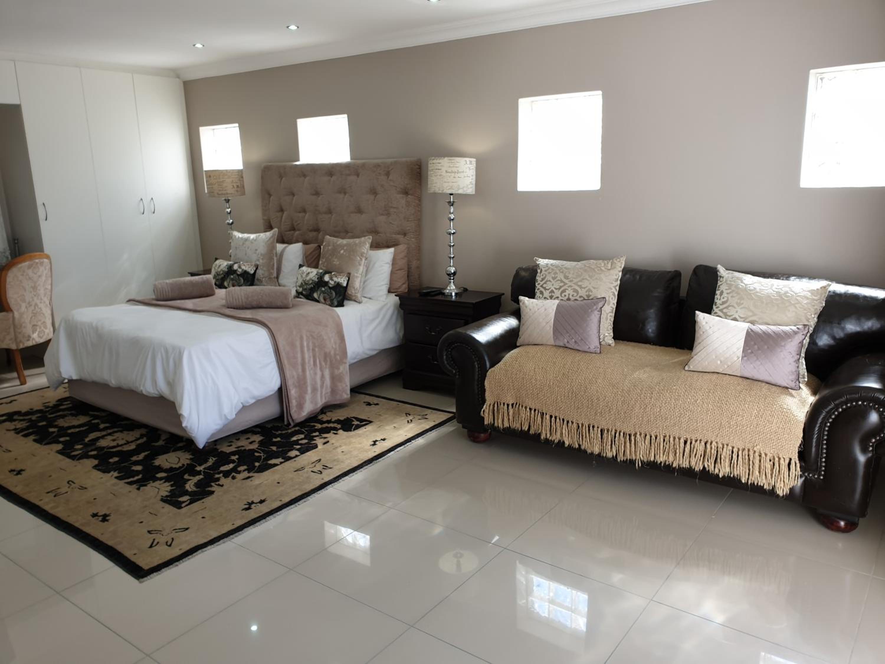 Studio Apartment - Photo 5
