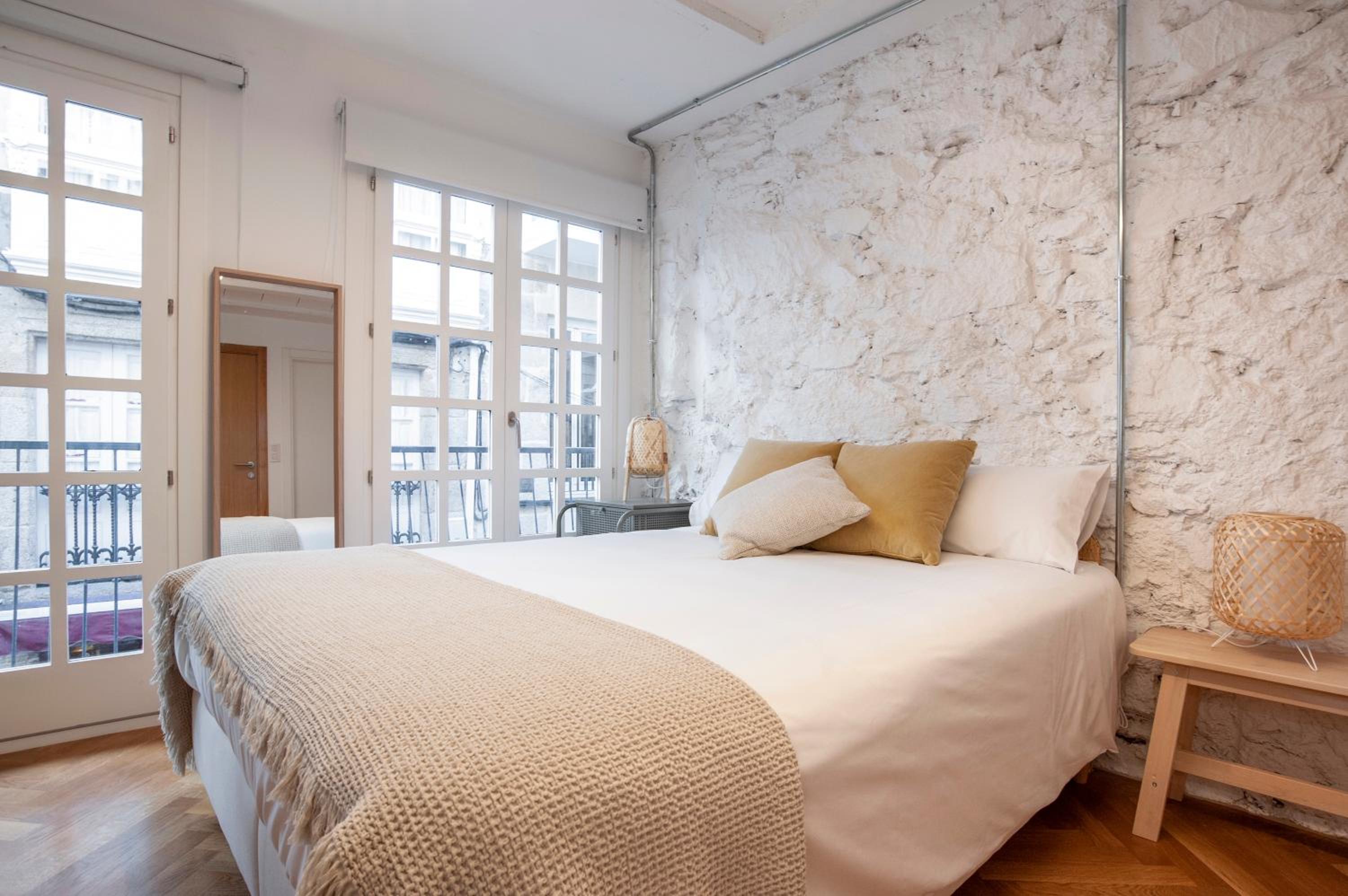 One-Bedroom Apartment - Photo 1