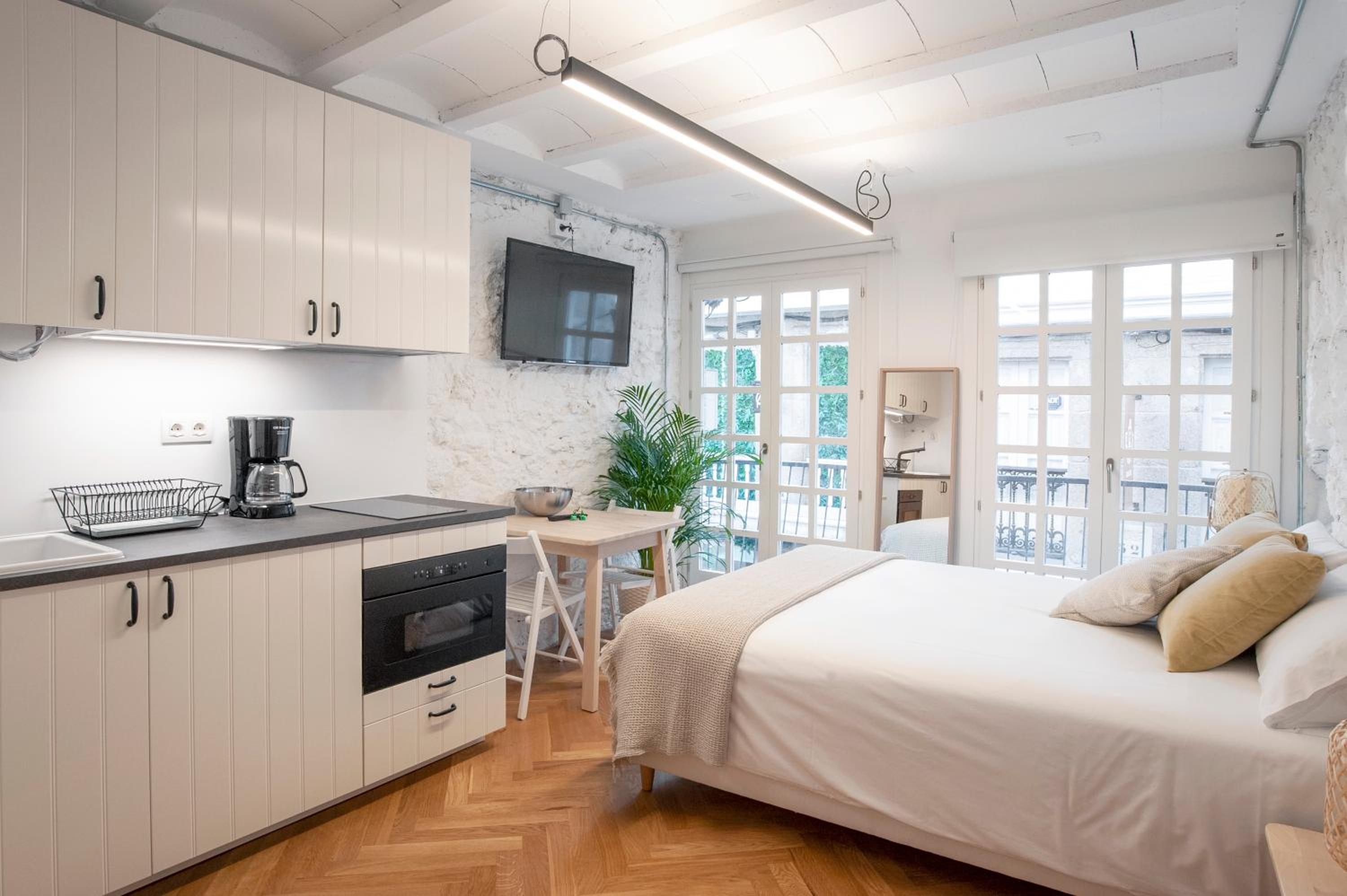 One-Bedroom Apartment - Photo 5