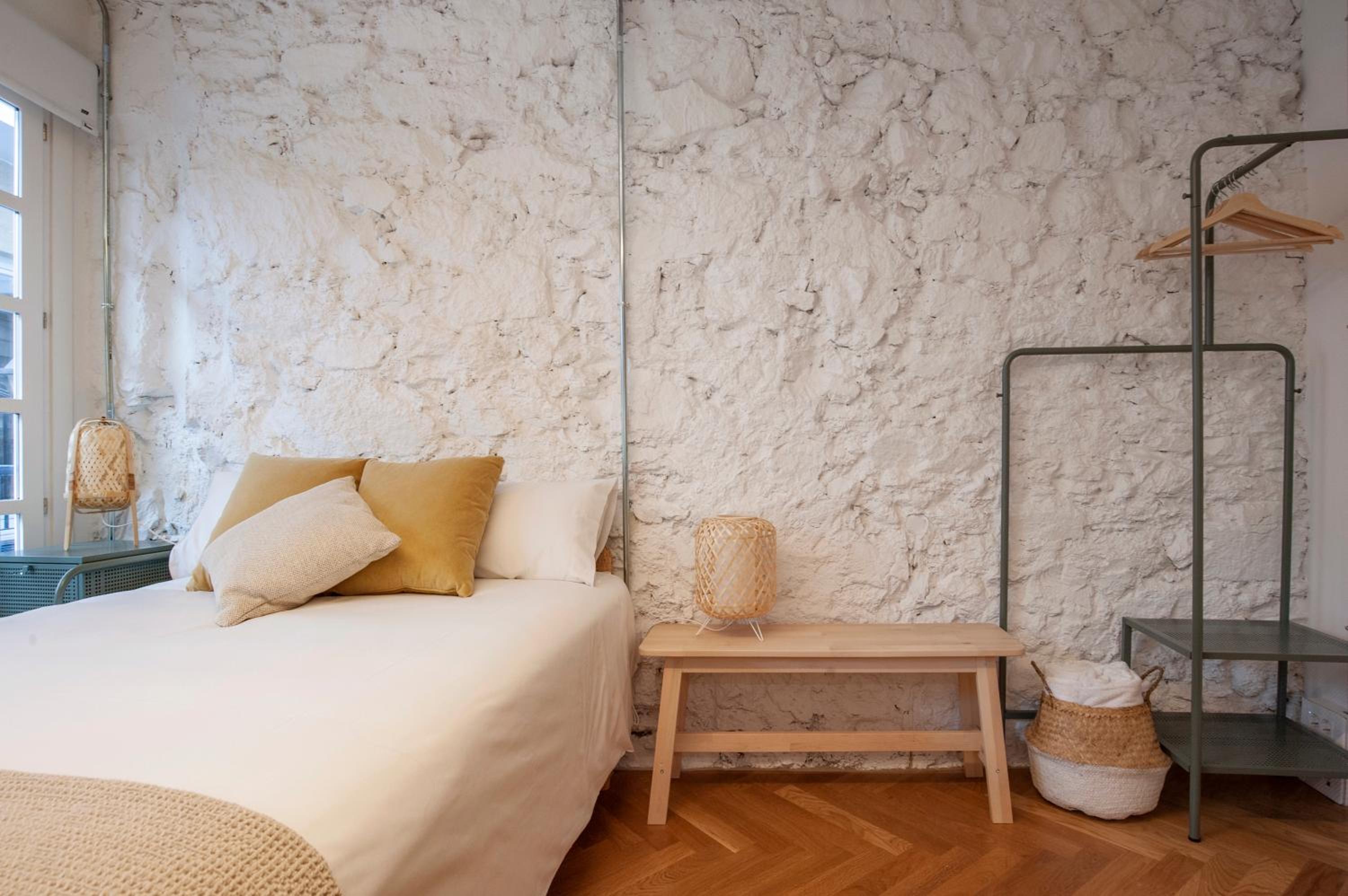One-Bedroom Apartment - Photo 6