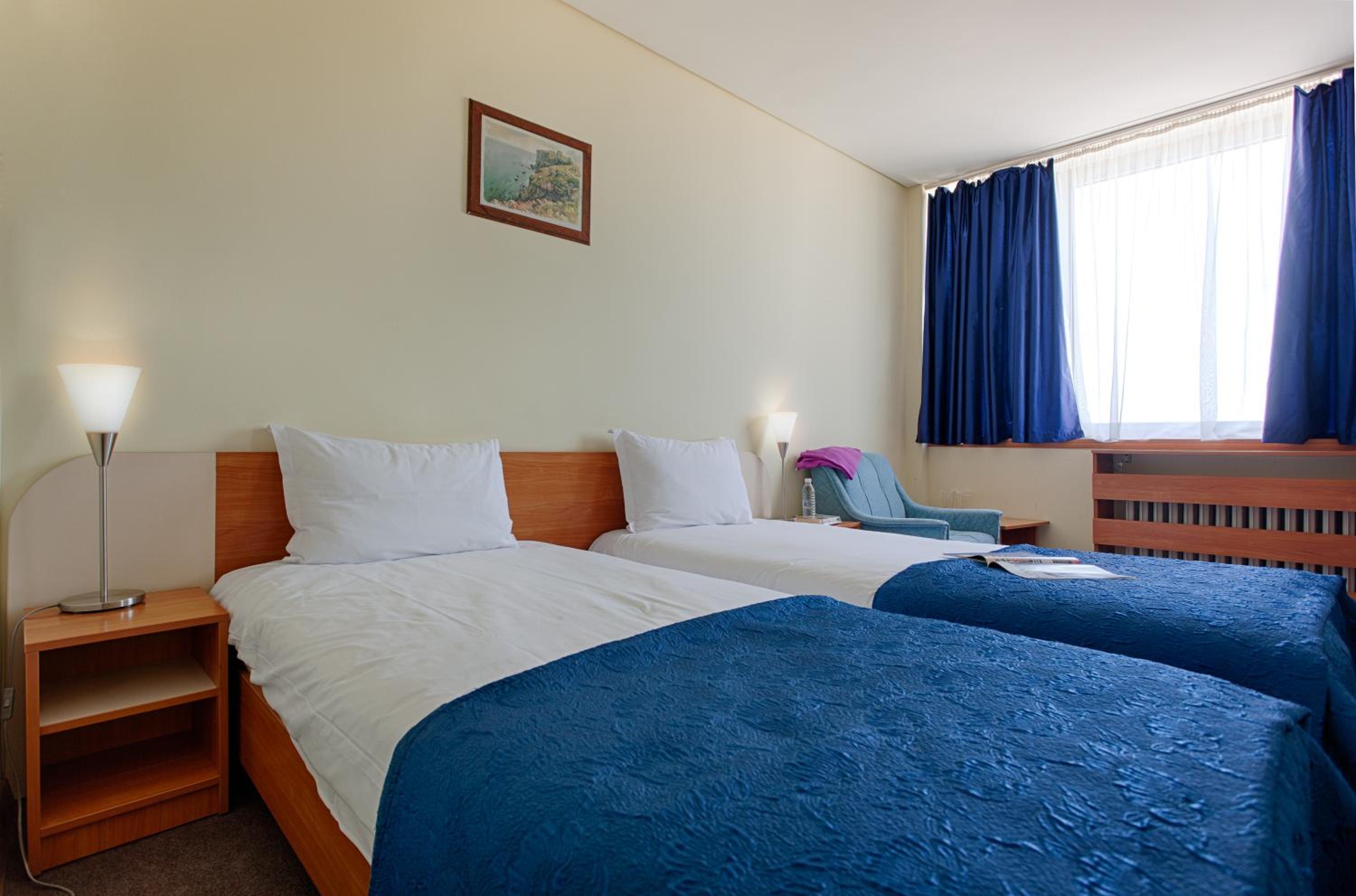 Twin Room - Photo 1