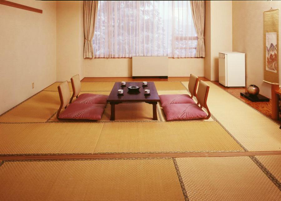 Standard Twin Room - Photo 3