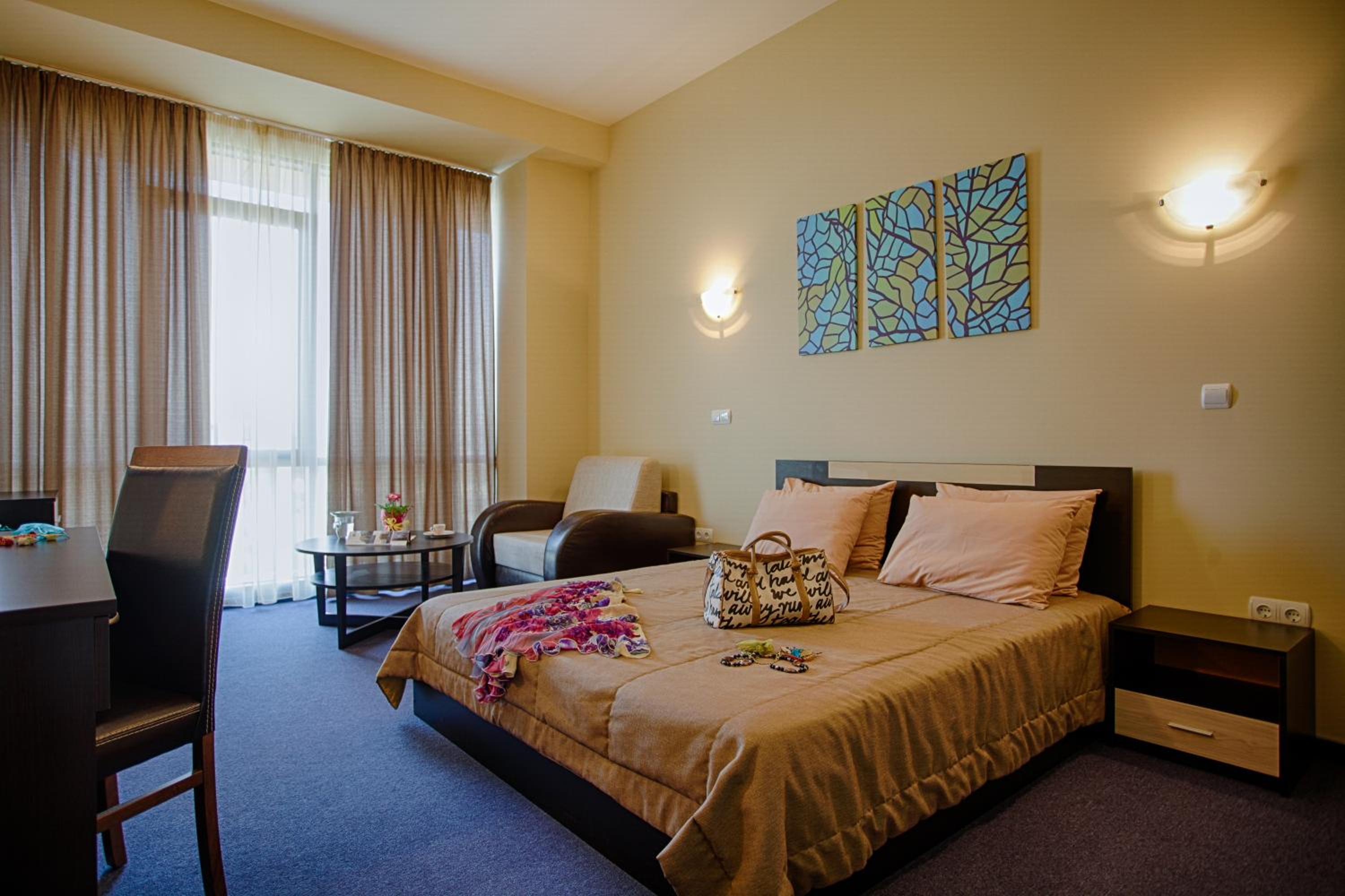 Business Suite Double - New Wing - Photo 2