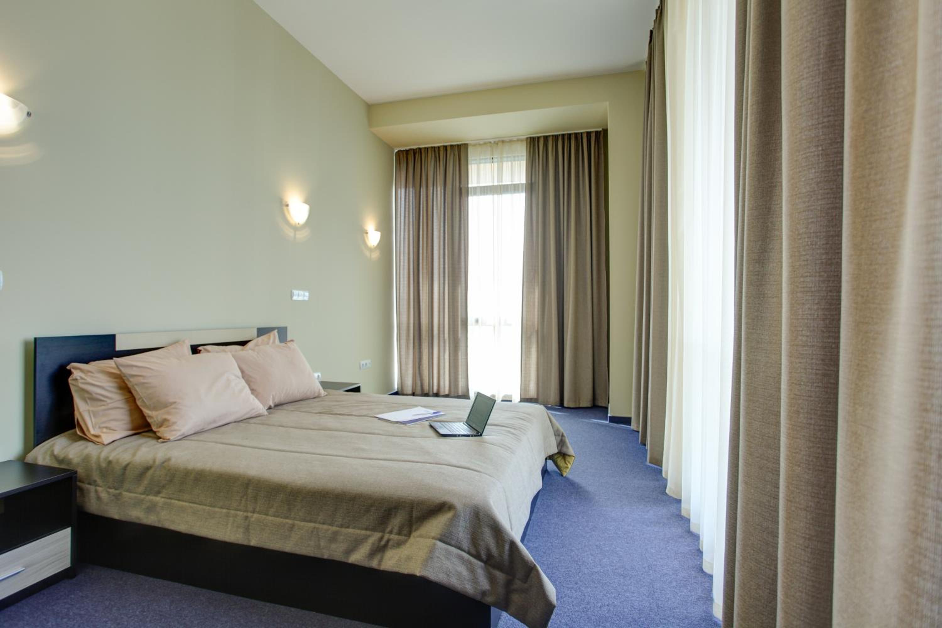 Business Suite Double - New Wing - Photo 3