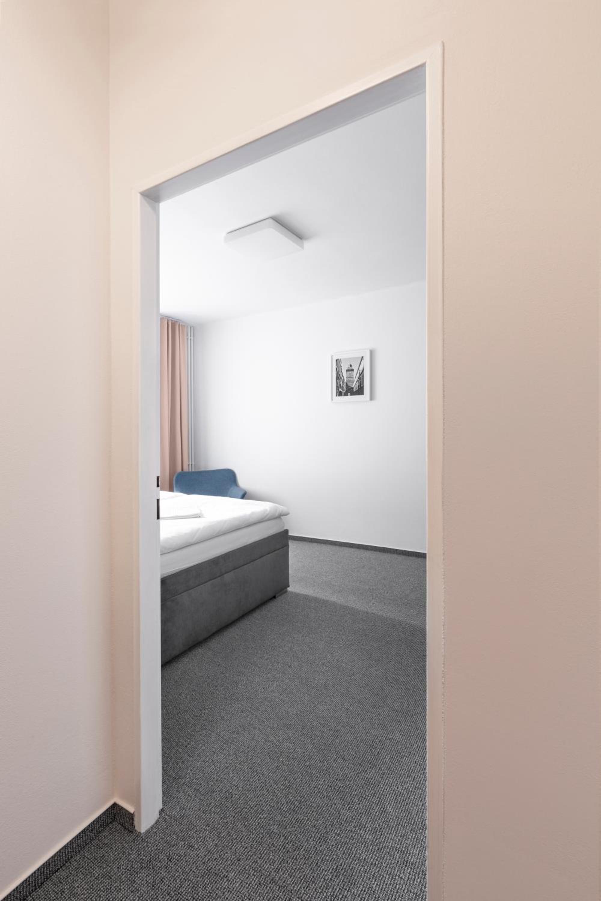 Double Room - Photo 6