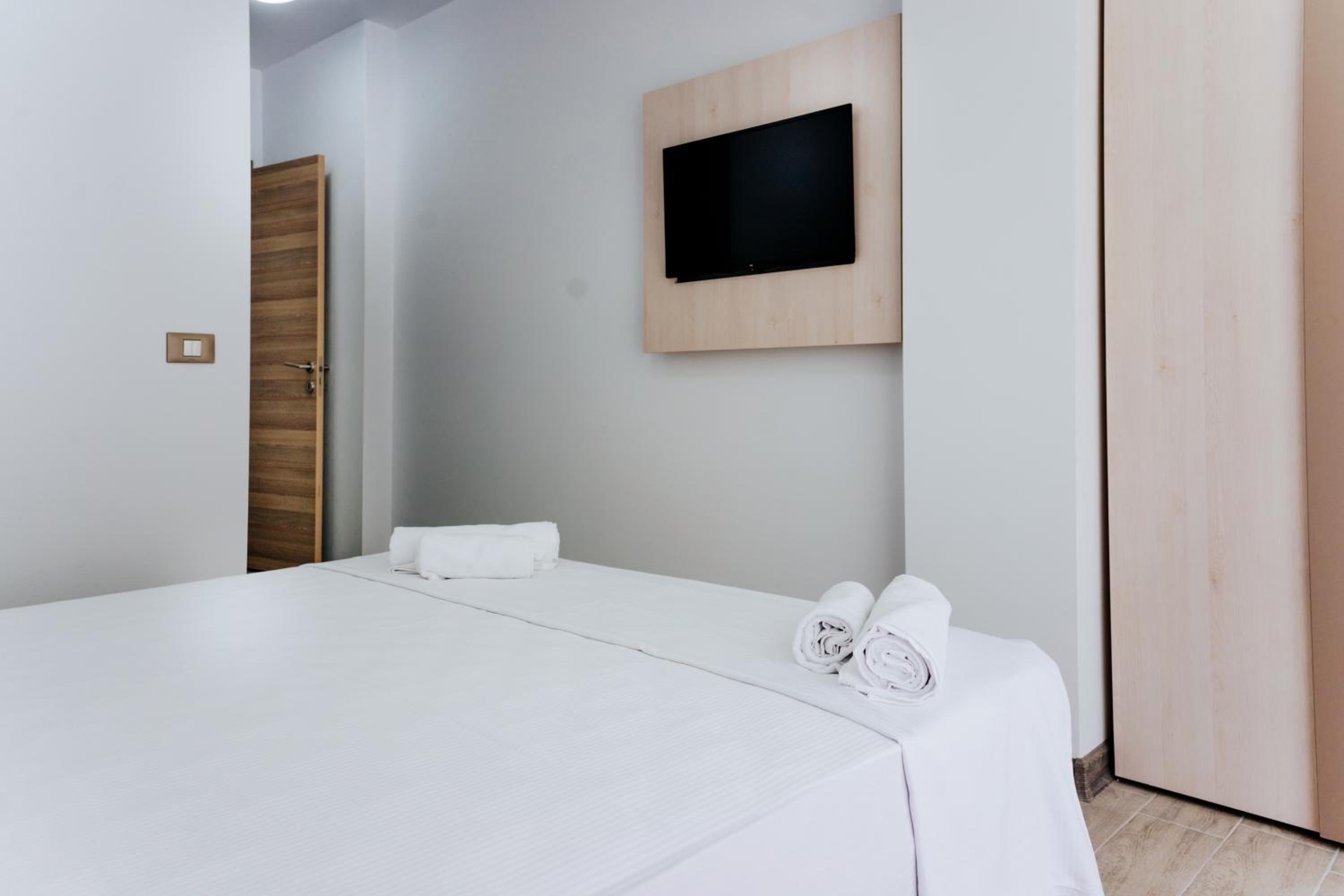 Two-Bedroom Apartment - Photo 11