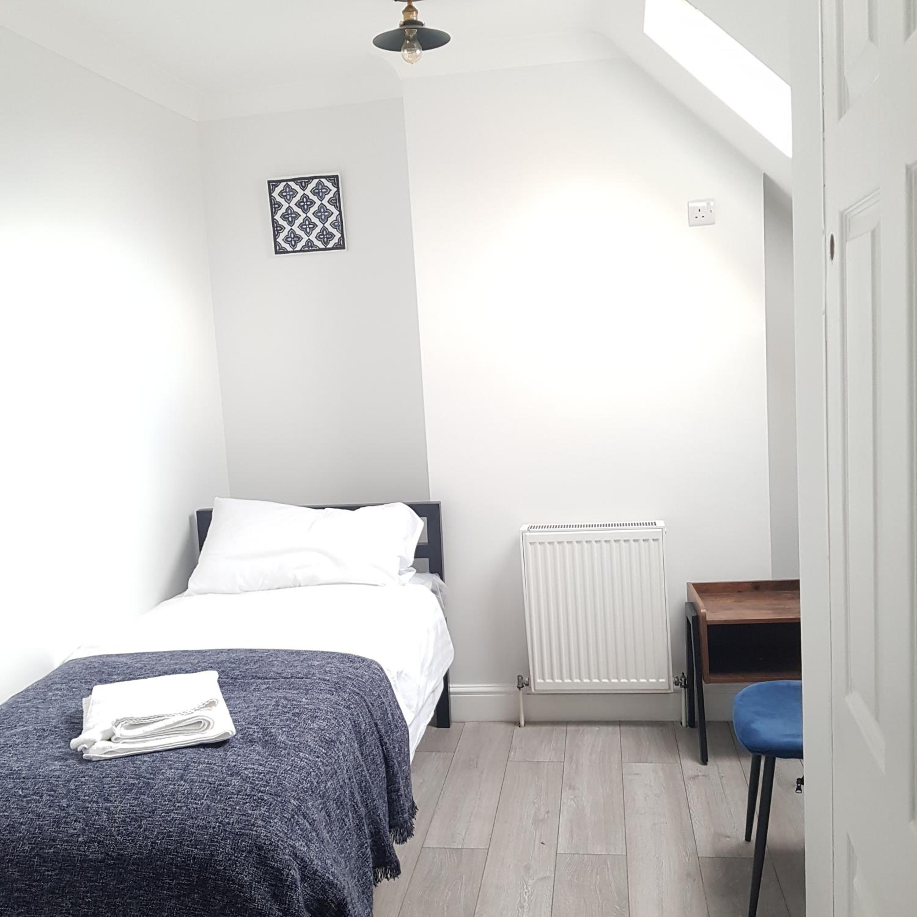 Single Room with Private External Bathroom photo 3