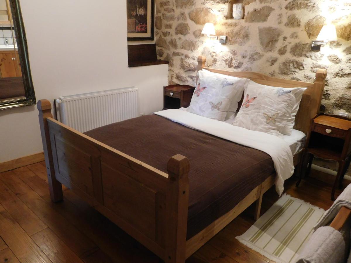 Suite with Balcony - Photo 5
