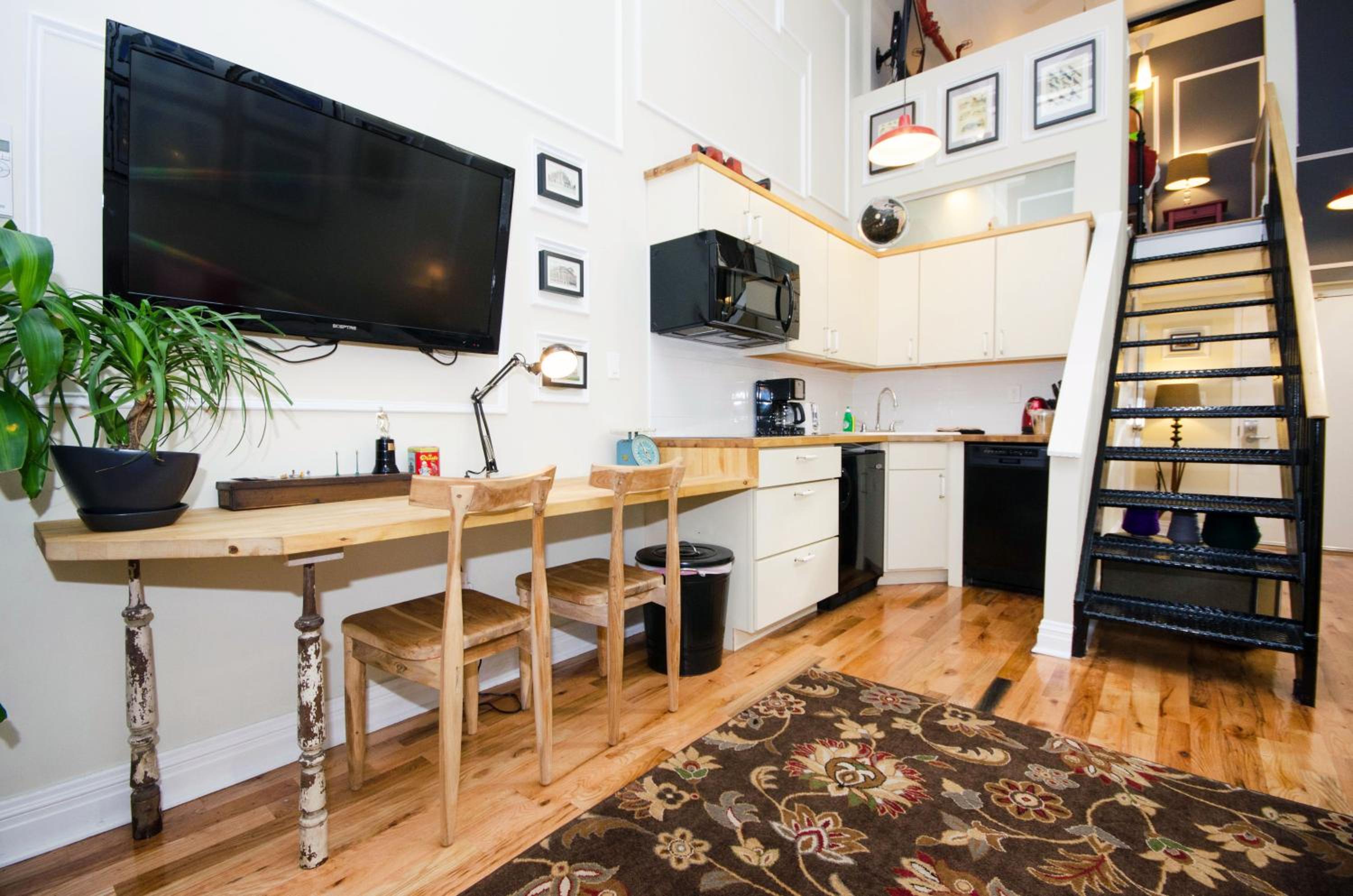 Duplex Loft Suite with Patio - Photo 5